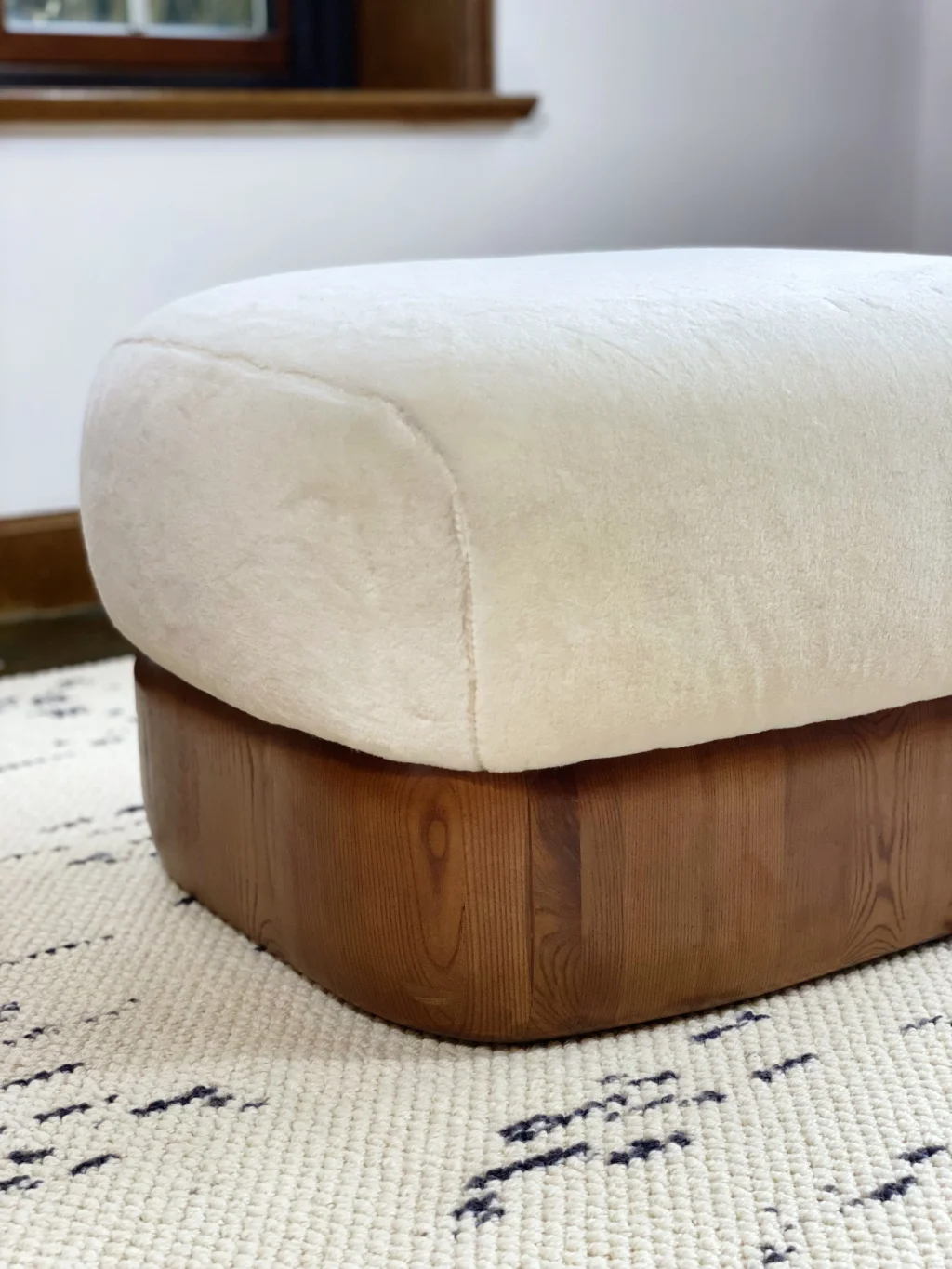 Asymmetrical Raphael Sofa: Ottoman