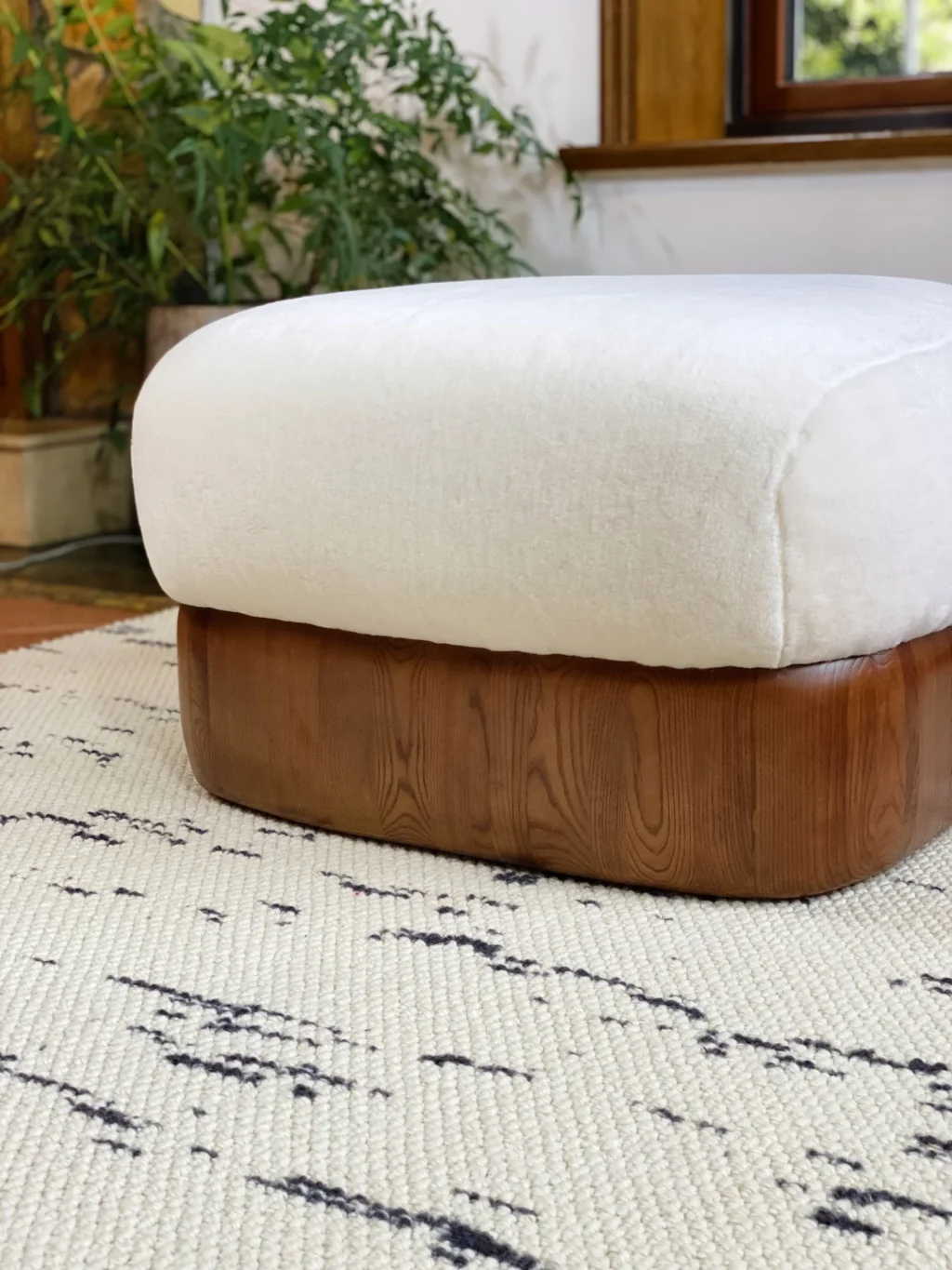 Asymmetrical Raphael Sofa: Ottoman