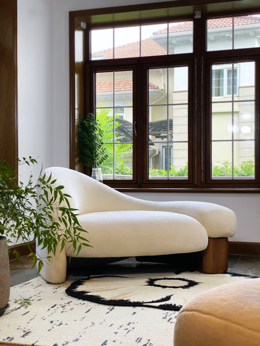 Asymmetrical Raphael Sofa: Armchair
