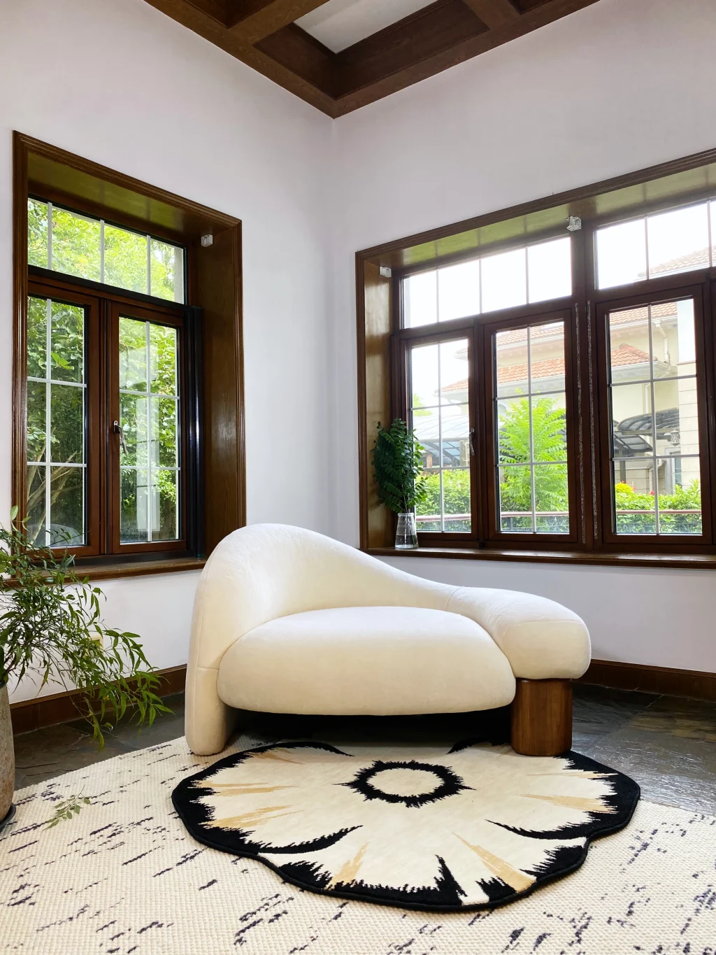 Asymmetrical Raphael Sofa: Armchair