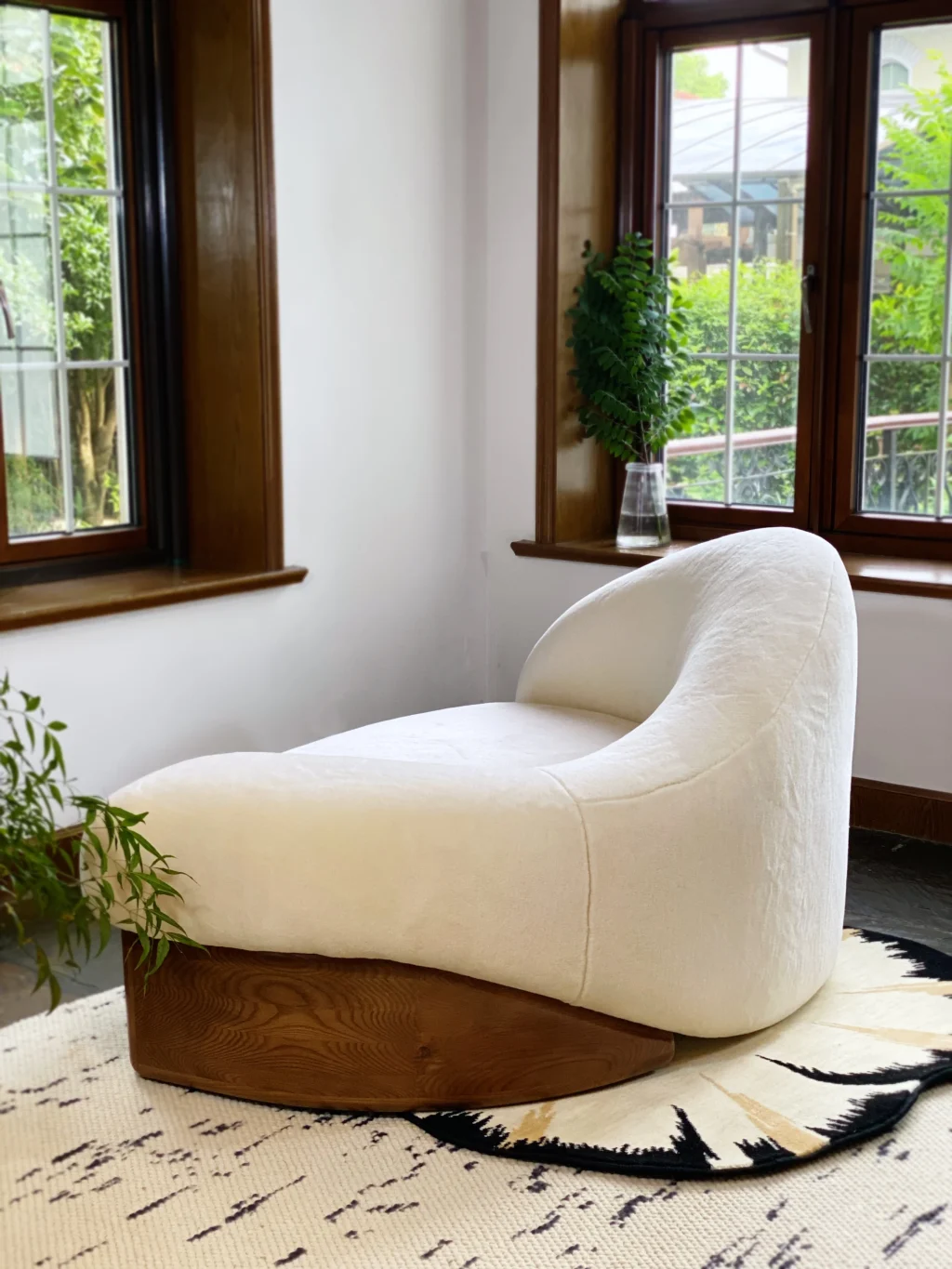 Asymmetrical Raphael Sofa: Armchair