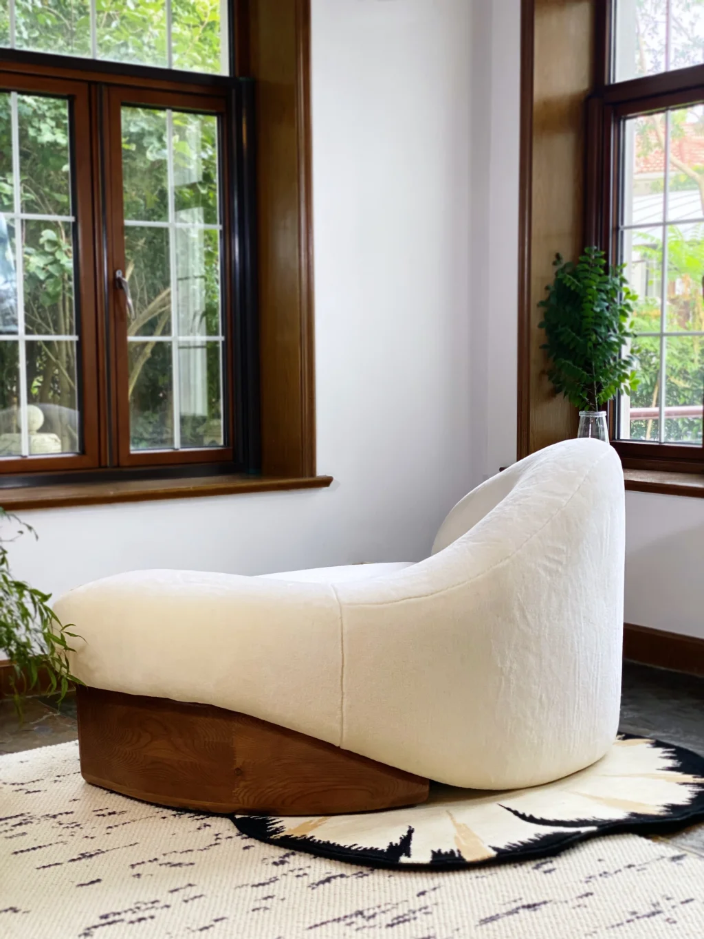 Asymmetrical Raphael Sofa: Armchair
