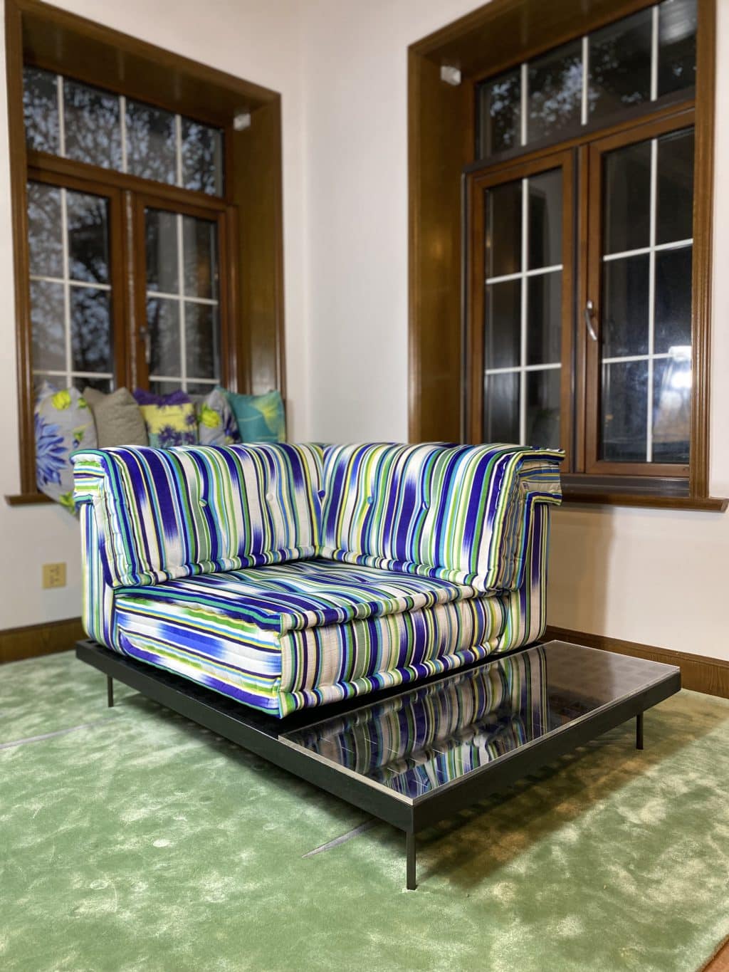 Find a stylish purpose and function in this teak coffee table with extended space, covered with resin table top! Entertain your family and guests!
