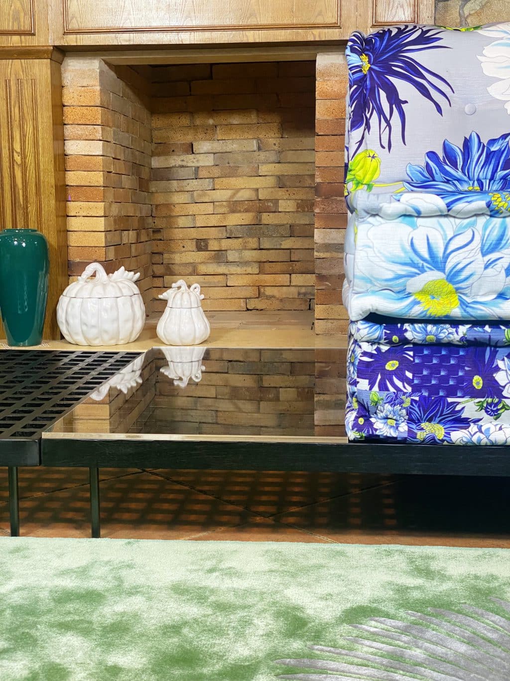 Find a stylish purpose and function in this teak coffee table with extended space, covered with resin table top! Entertain your family and guests!