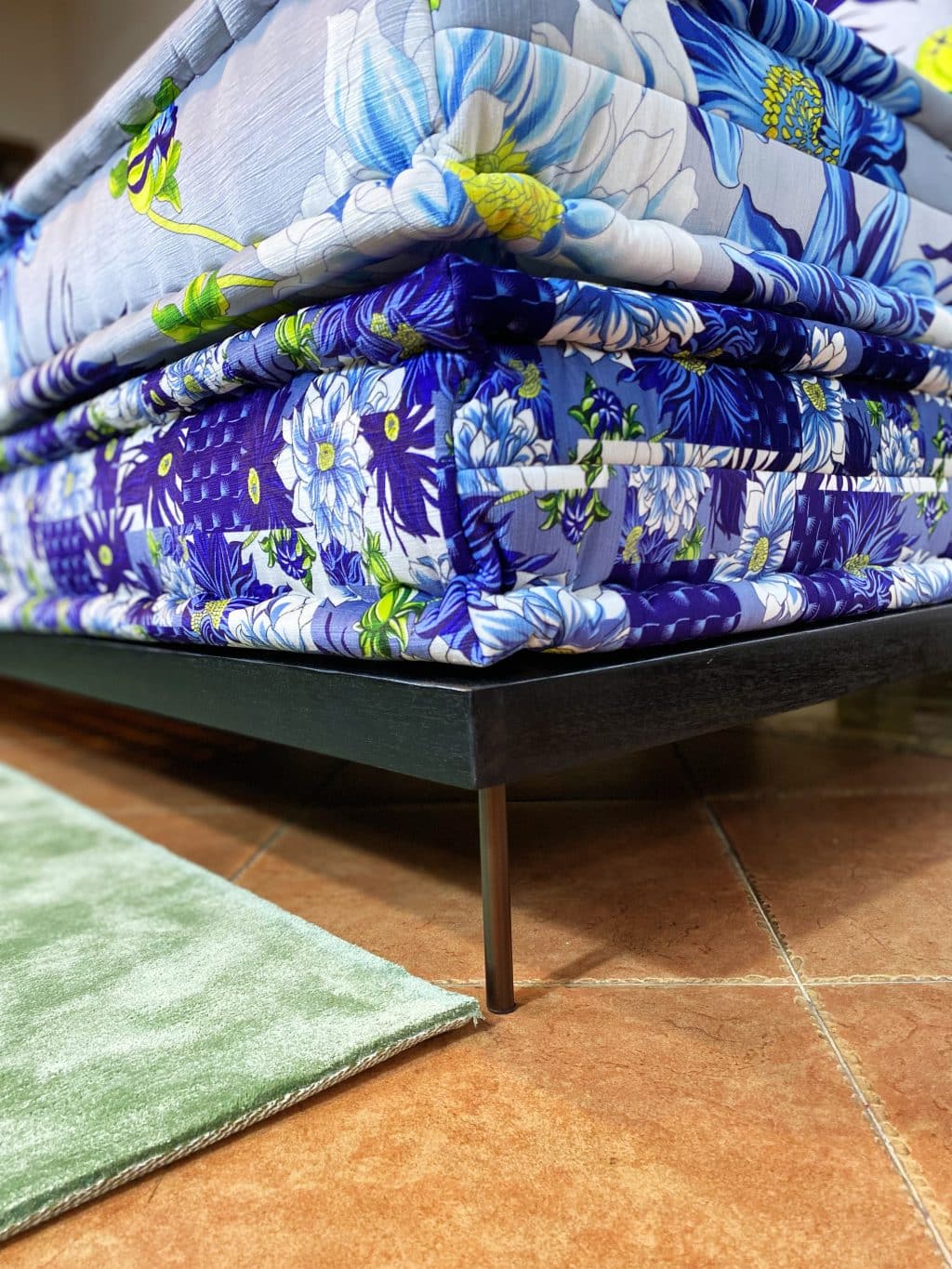 Find a stylish purpose and function in this teak coffee table with extended space, covered with resin table top! Entertain your family and guests!