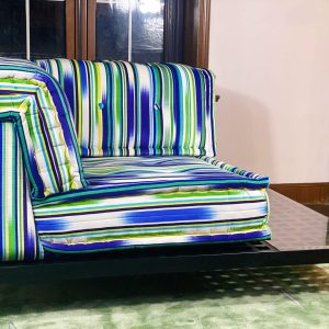 Find a stylish purpose and function in this teak coffee table with extended space, covered with resin table top! Entertain your family and guests!