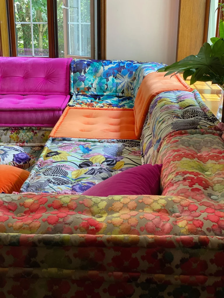 Why Virtual Showroom Tours and Sample Orders Are Essential for Custom Furniture Purchases