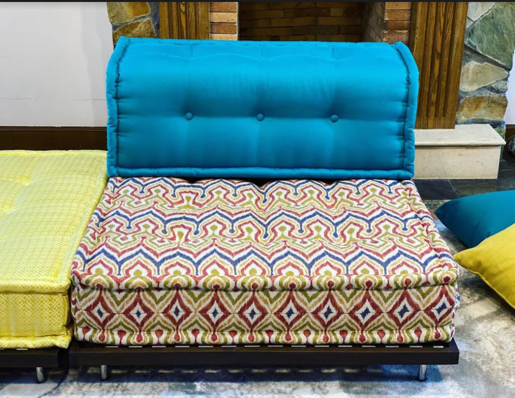 Why Virtual Showroom Tours and Sample Orders Are Essential for Custom Furniture Purchases