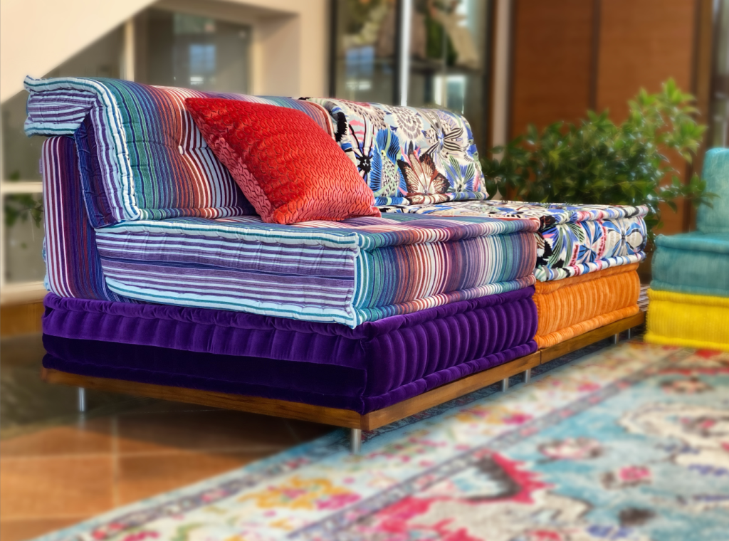 Why Virtual Showroom Tours and Sample Orders Are Essential for Custom Furniture Purchases