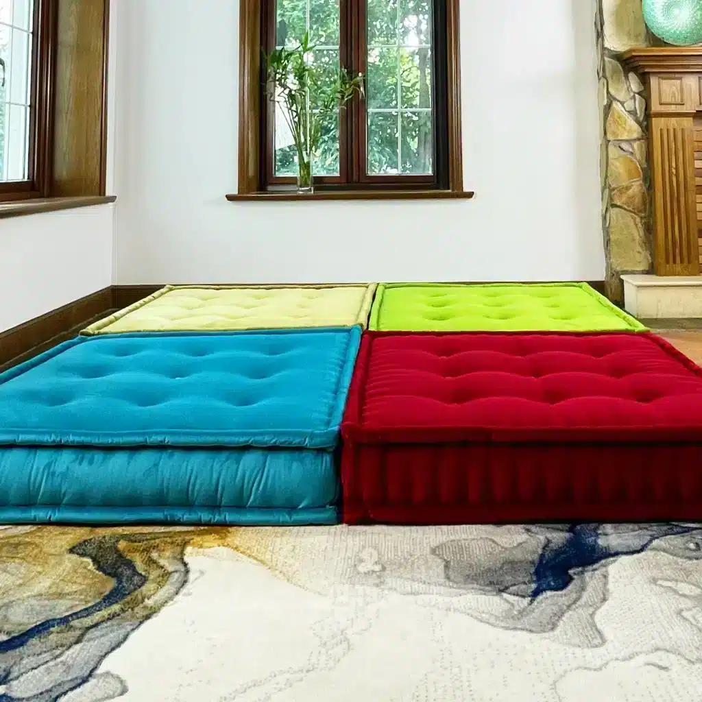 French Daybed Sofa : Erena