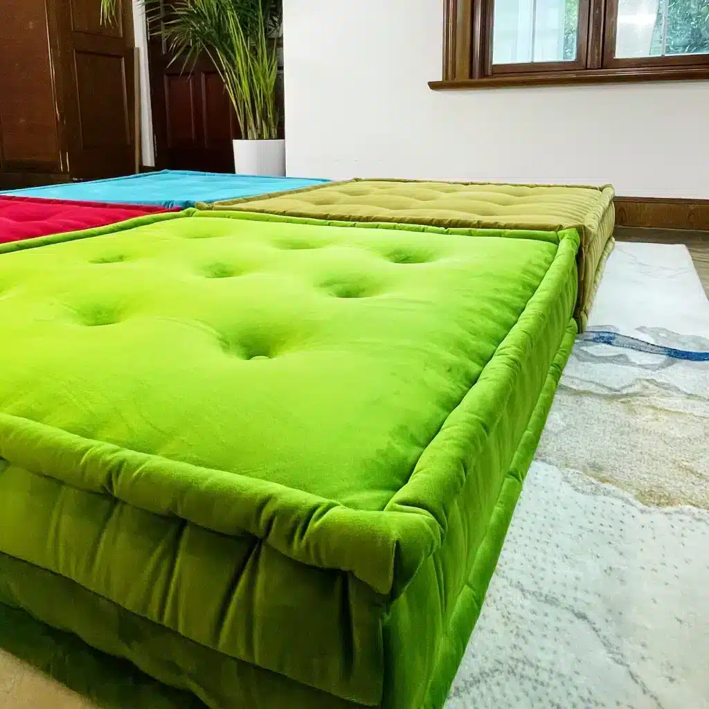 French Daybed Sofa : Erena