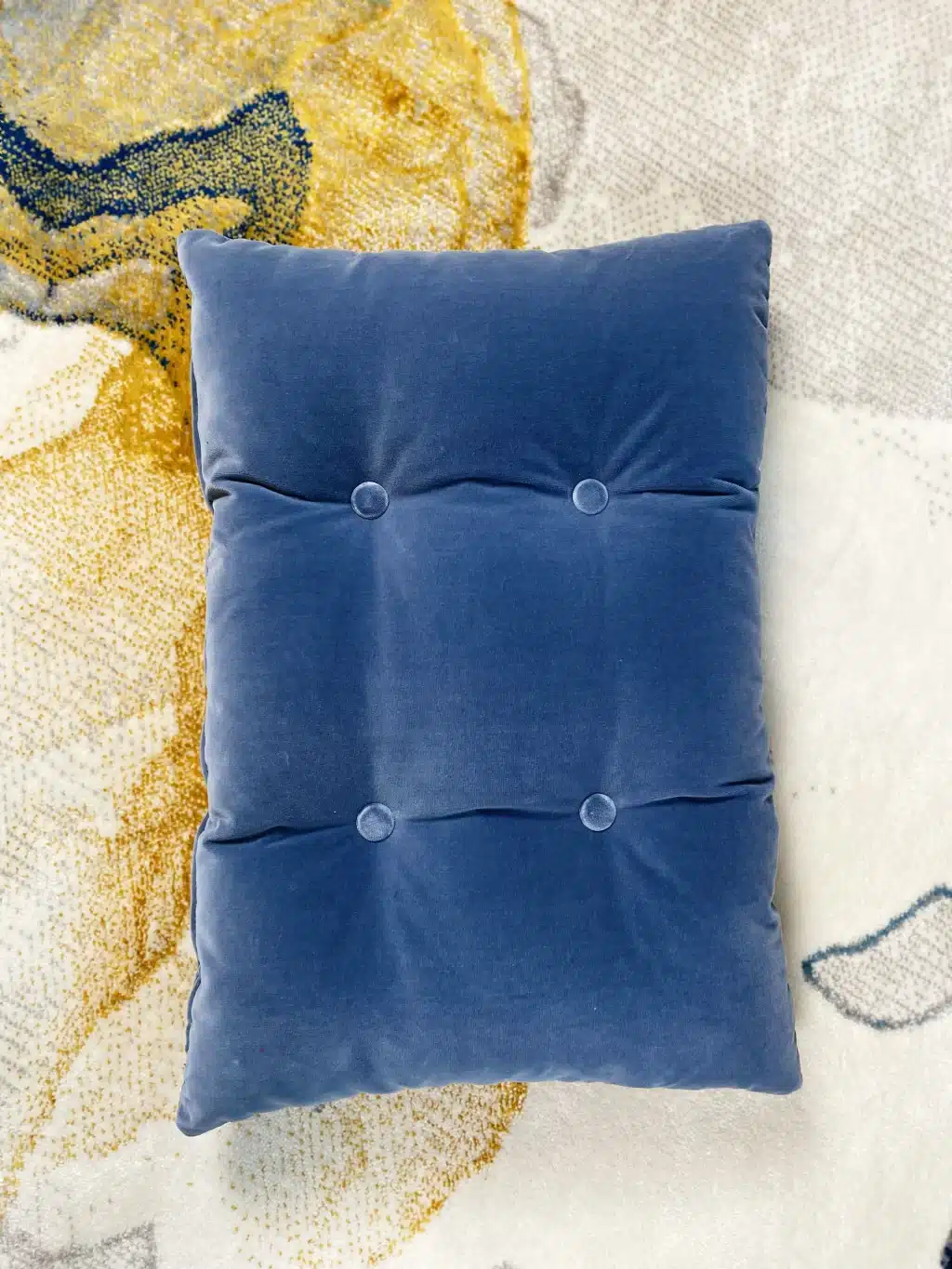 Rectangle Throw Pillow w/ 4 buttons