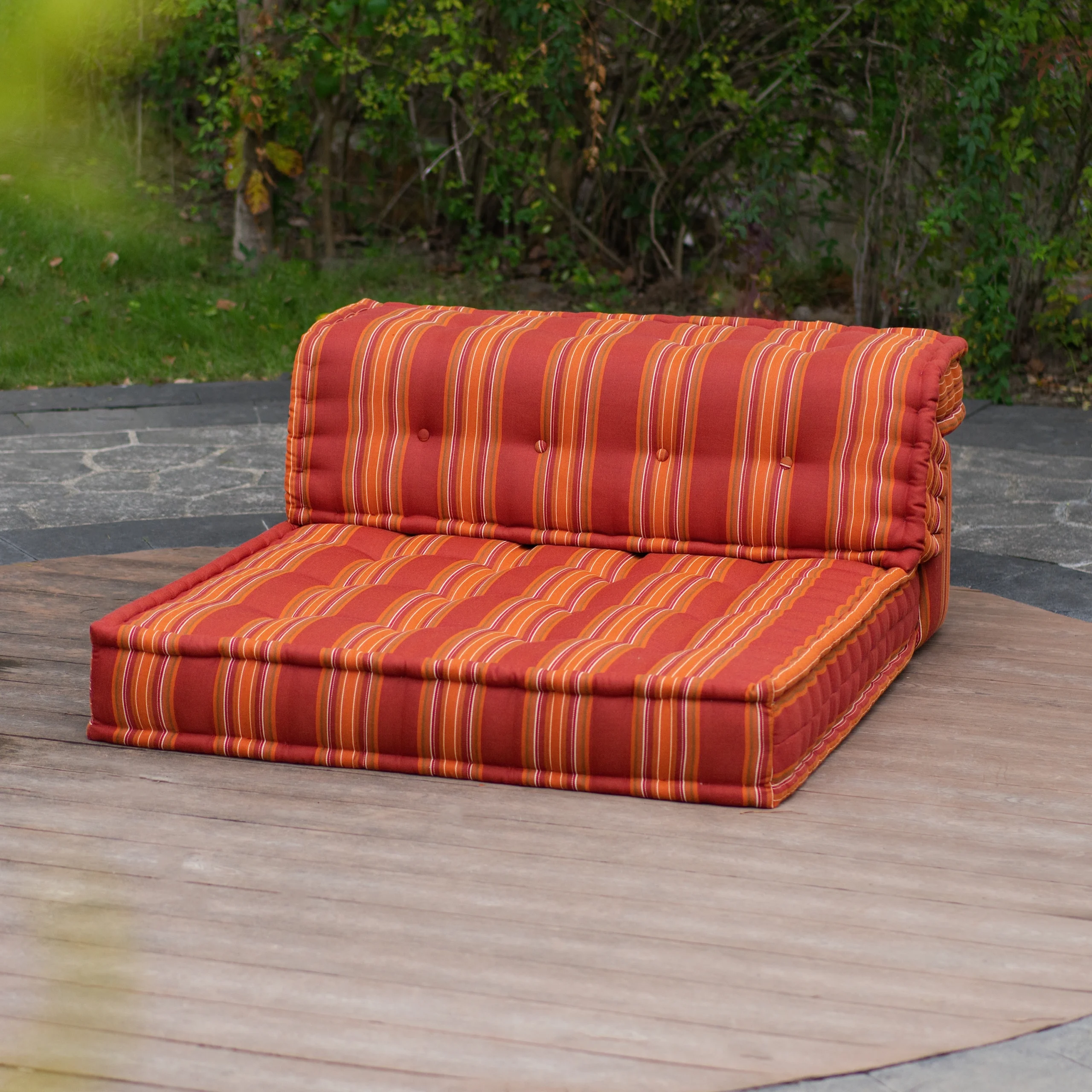 Outdoor Mah Jong Sofa - 4 Button Single Seater