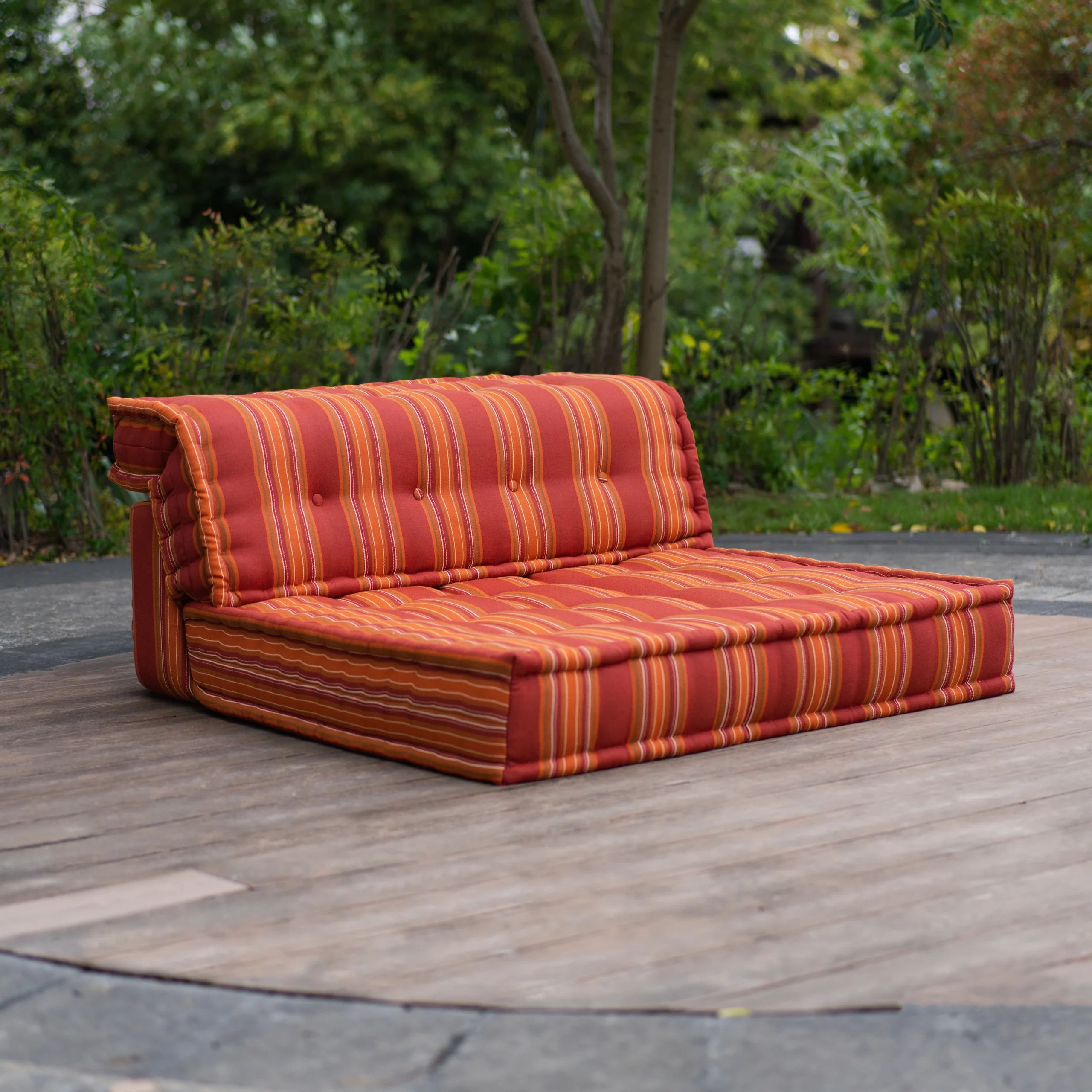 Outdoor Mah Jong Sofa - 4 Button Single Seater