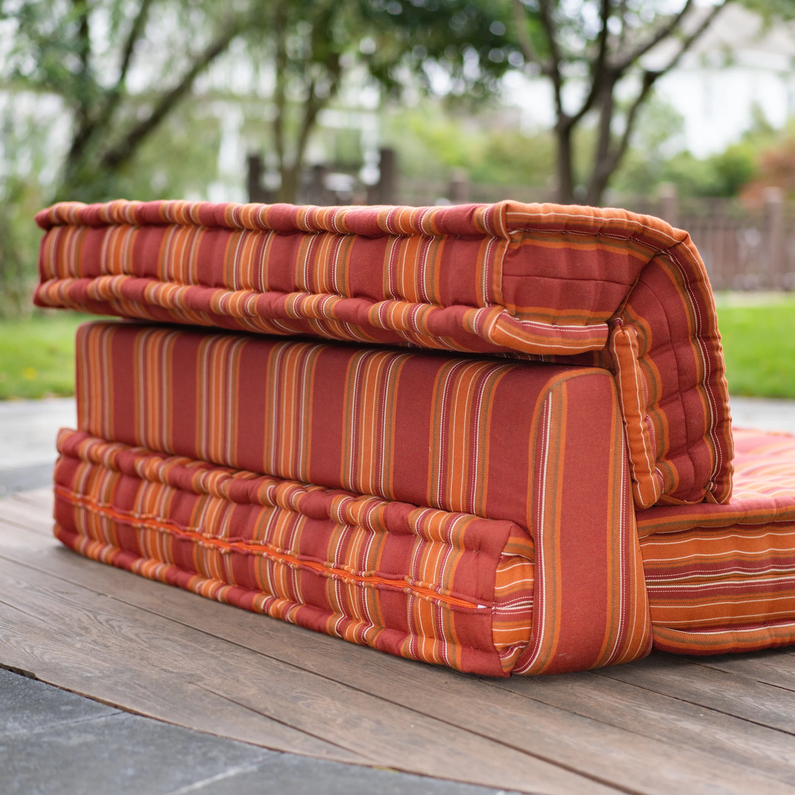 Outdoor Mah Jong Sofa - 4 Button Single Seater