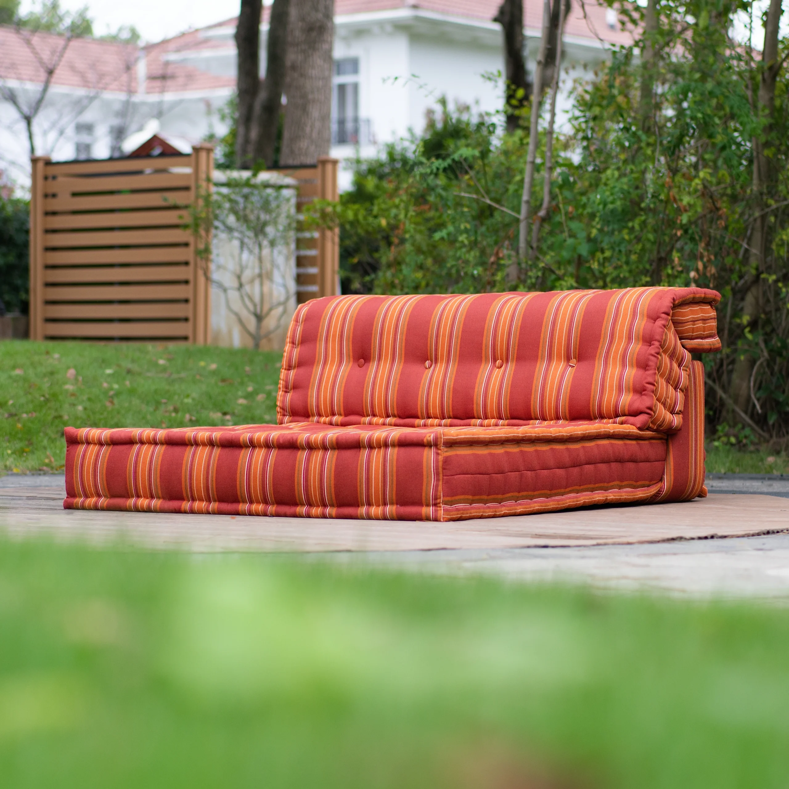 Outdoor Mah Jong Sofa - 4 Button Single Seater