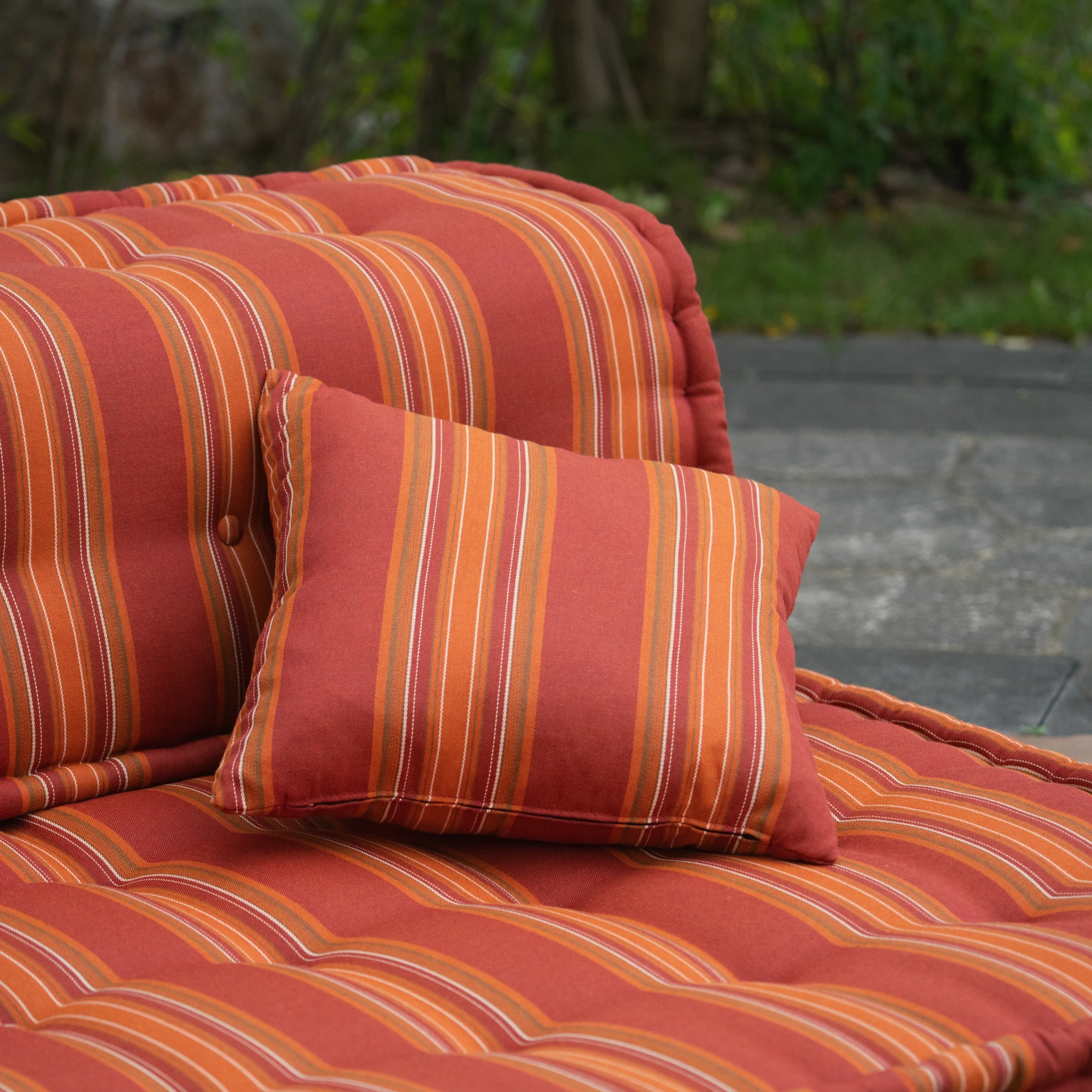 Outdoor Mah Jong Sofa - 4 Button Single Seater