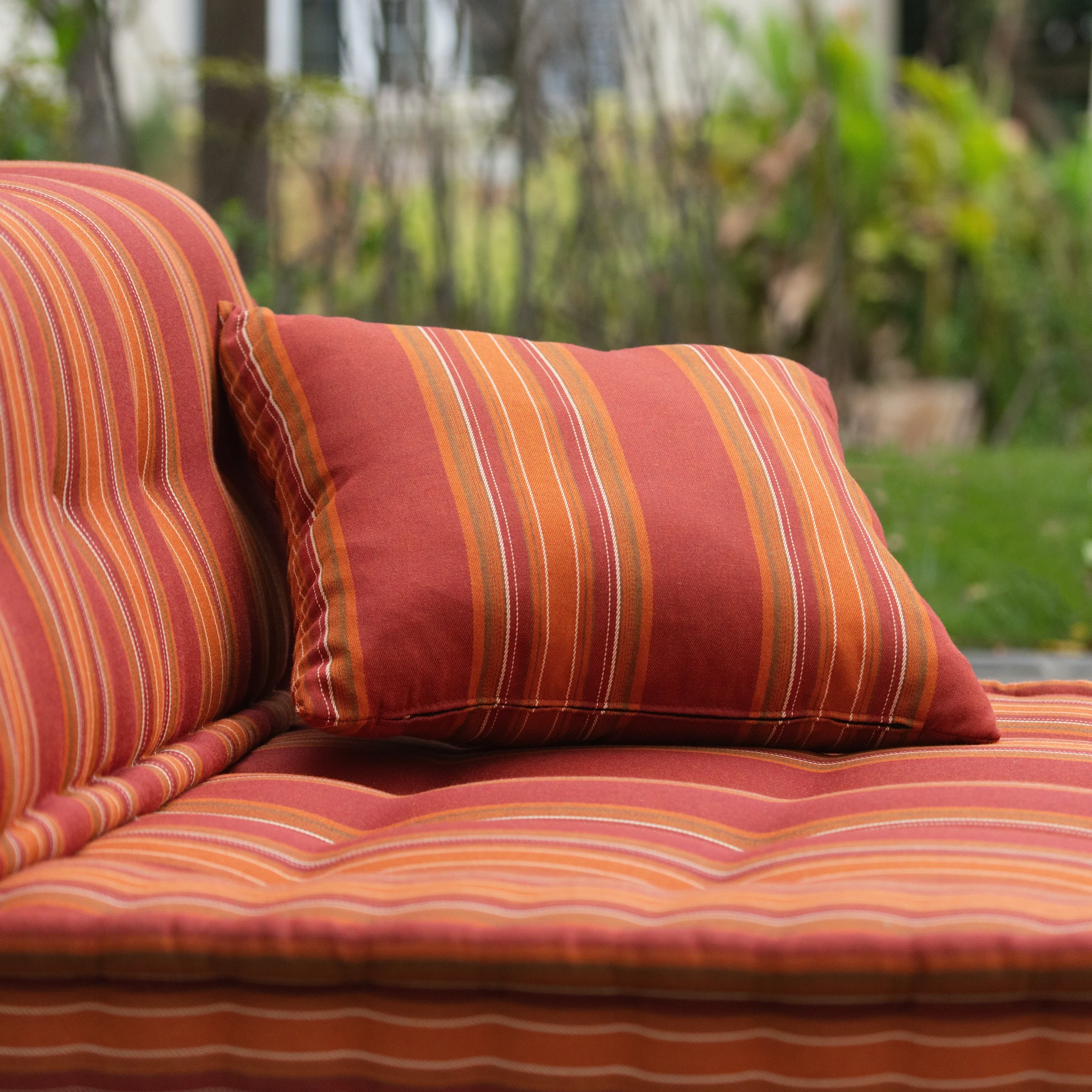 Outdoor Mah Jong Sofa - 4 Button Single Seater