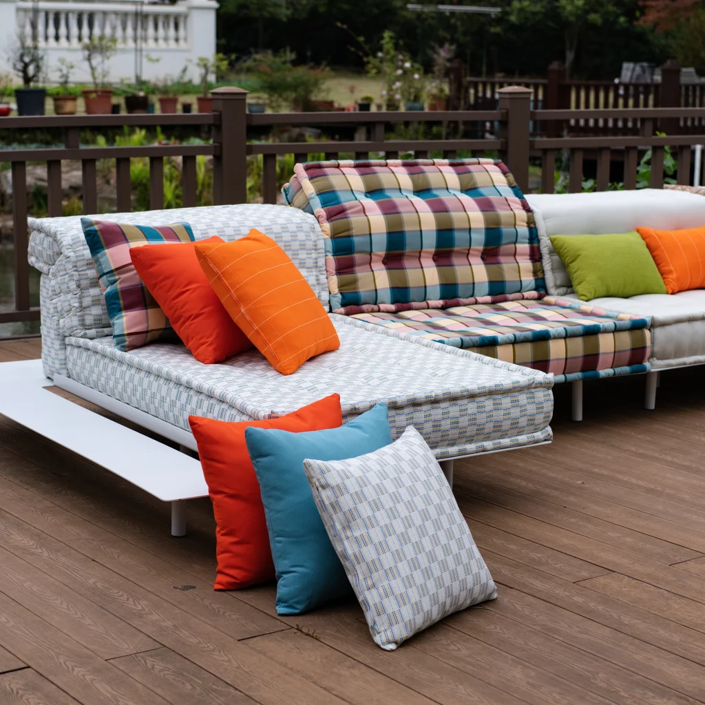 Outdoor Mah Jong Sofa Set: Iris