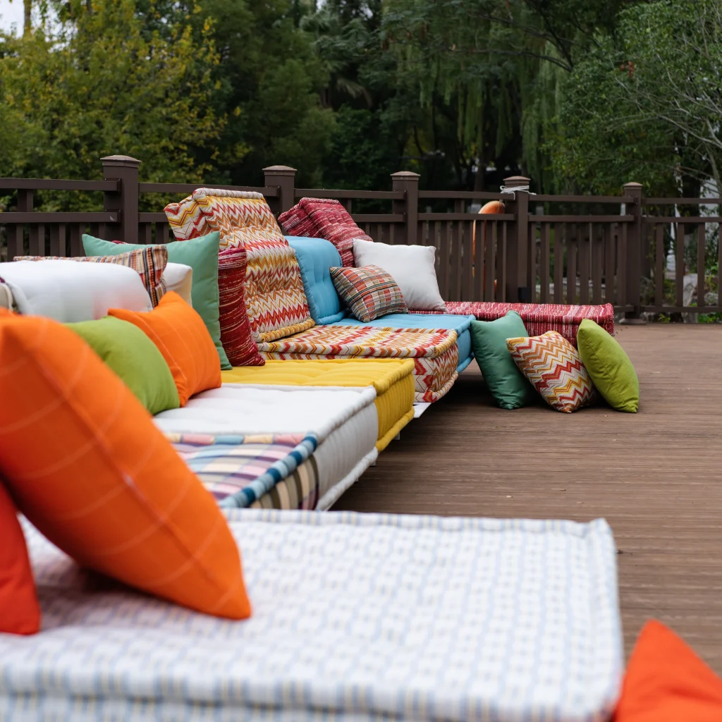 Outdoor Mah Jong Sofa Set: Iris