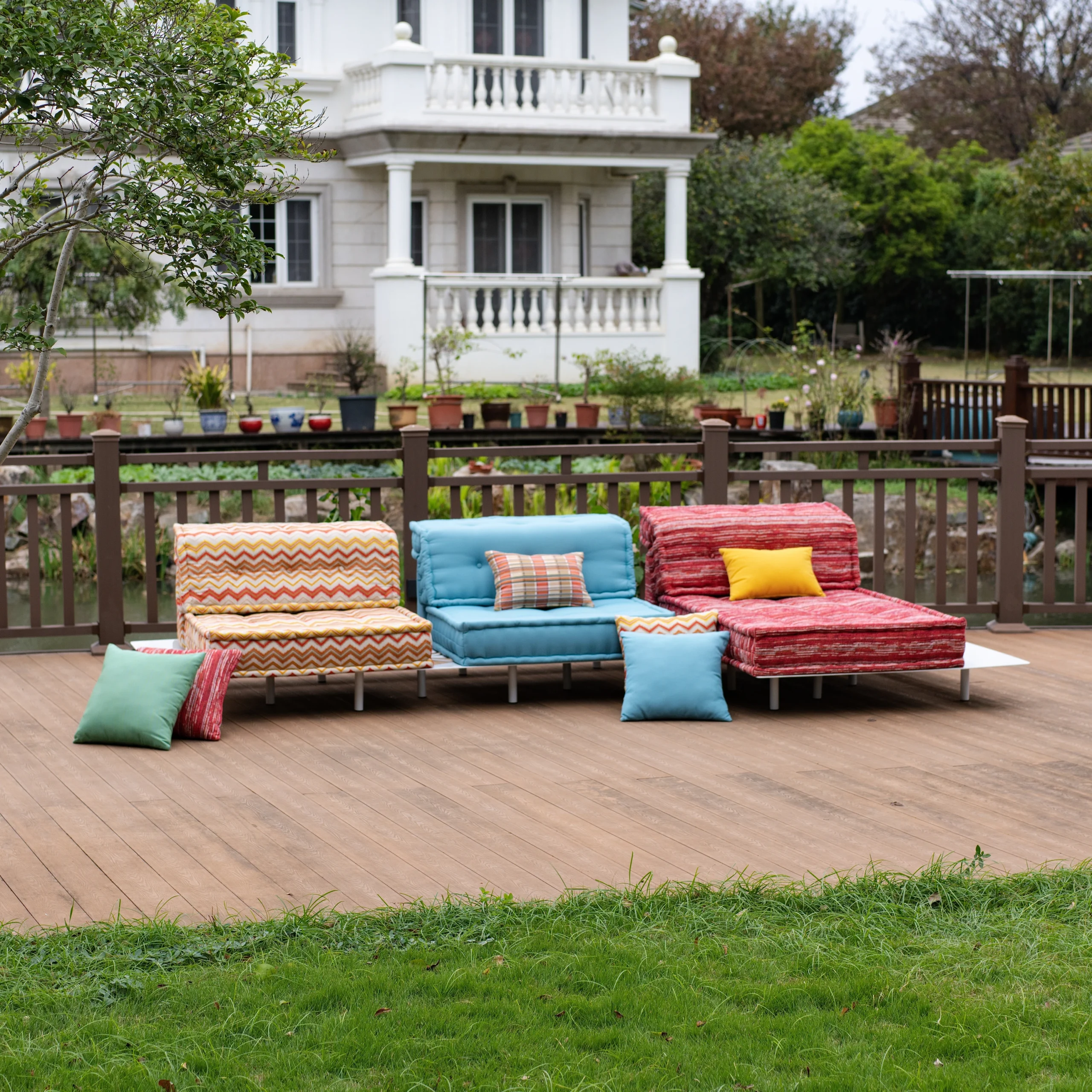 Outdoor Mah Jong Sofa Set: Lex