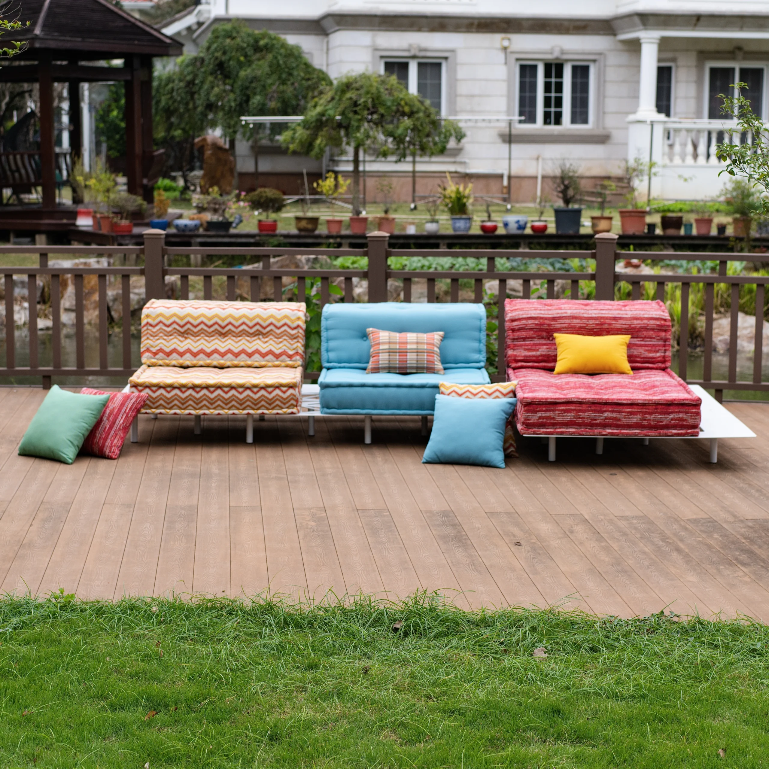 Outdoor Mah Jong Sofa Set: Lex
