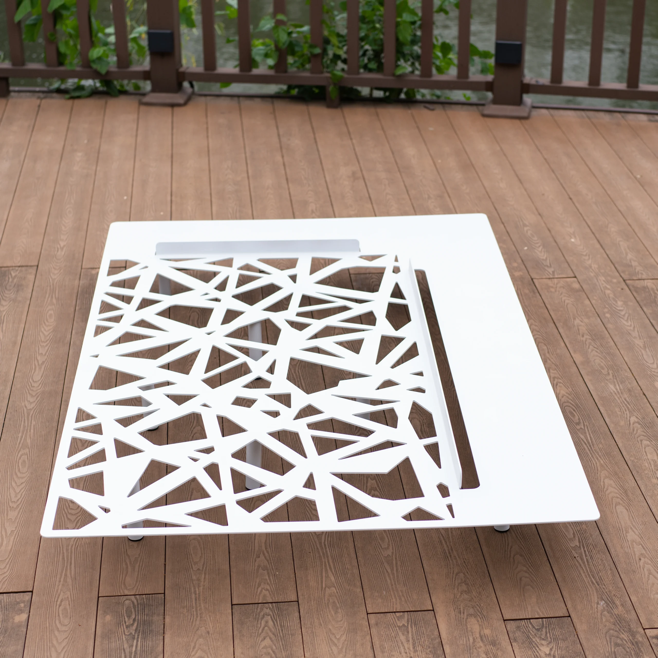 Outdoor lounge chair platform