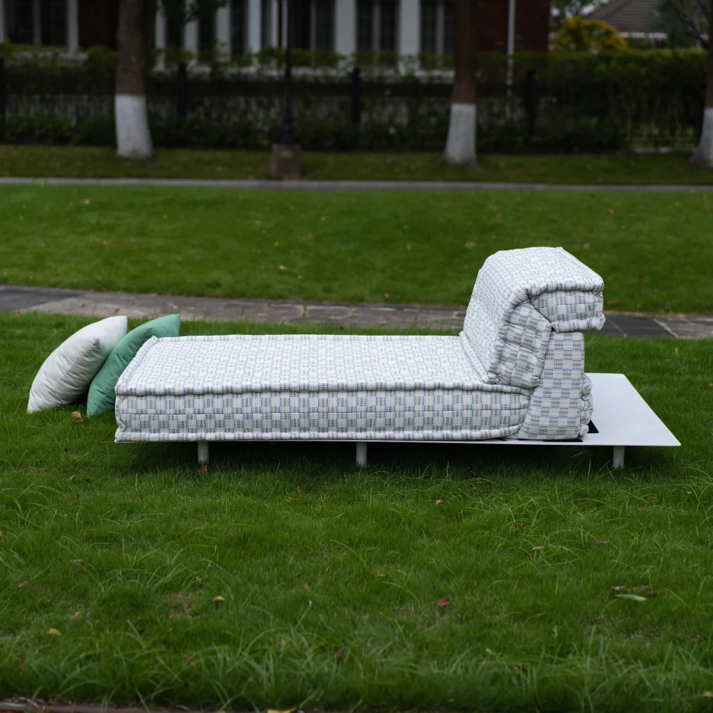 Outdoor Mah Jong Sofa Set: Reed