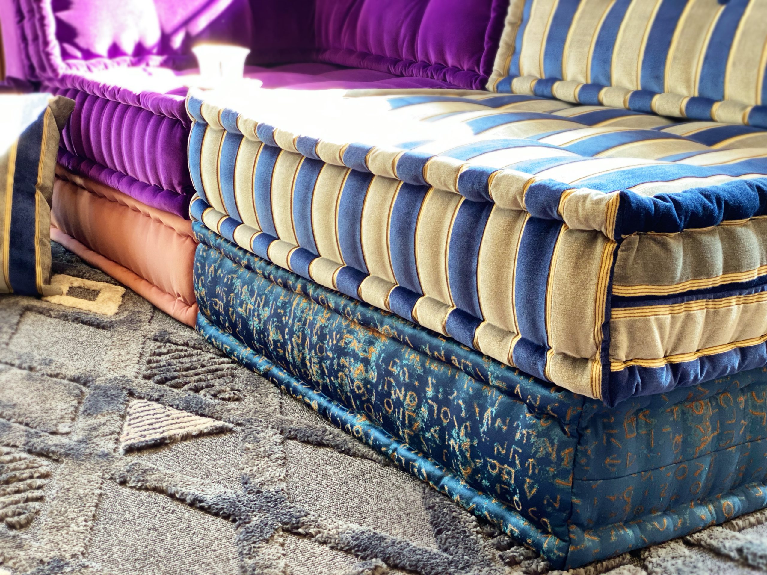 French Daybed Sofa: Victoria