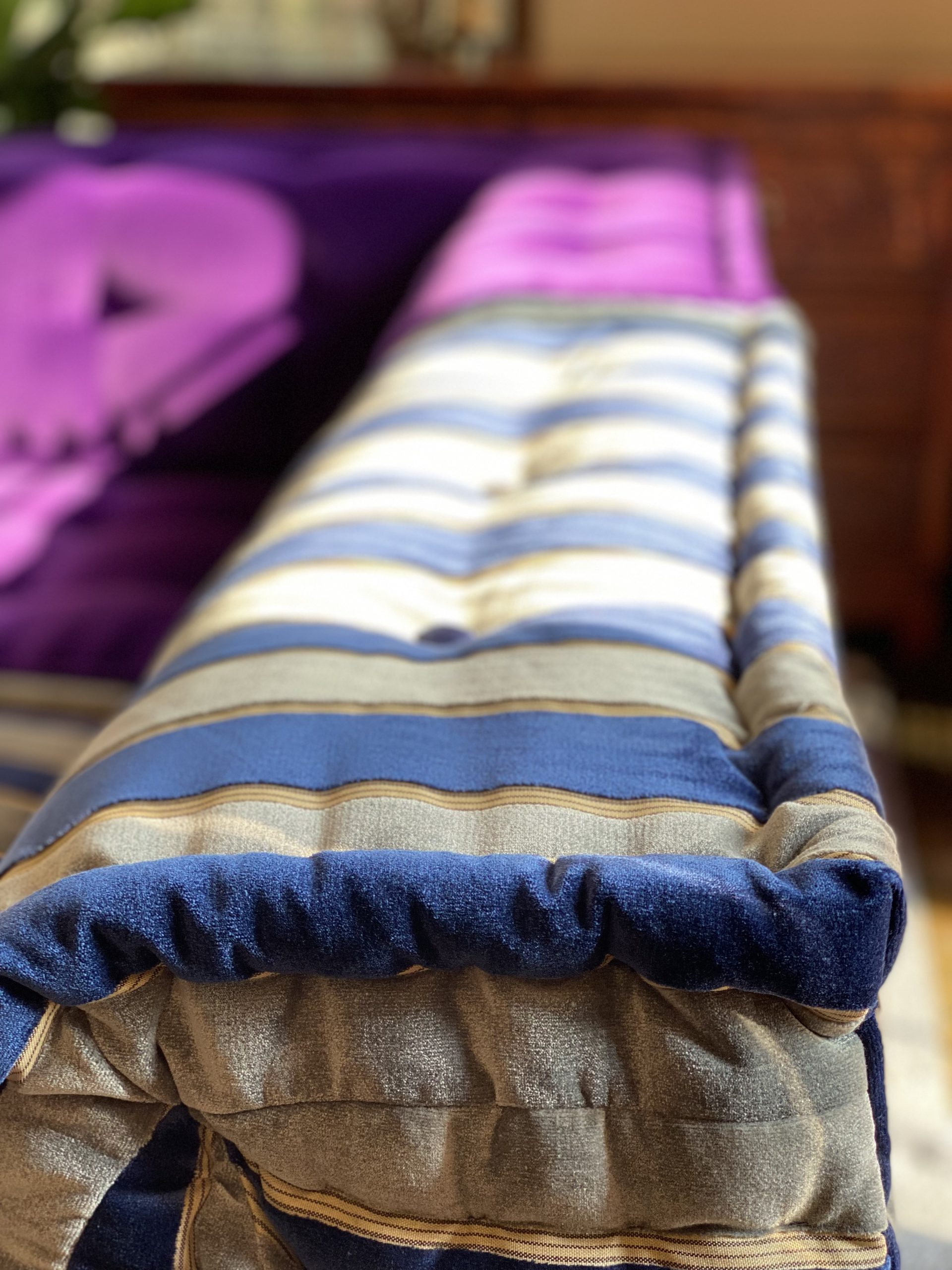 French Daybed Sofa: Victoria