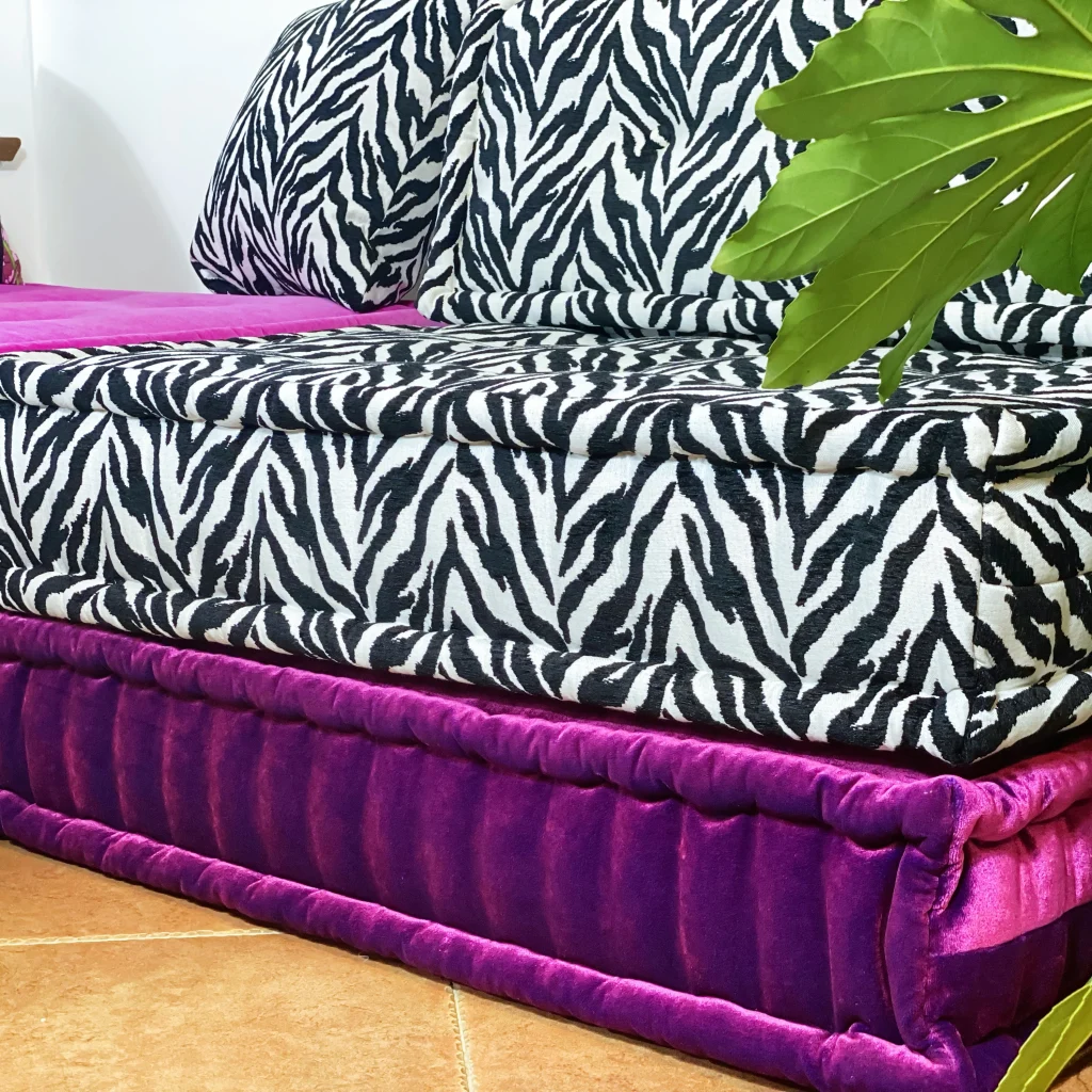 French Daybed Sofa: Levin
