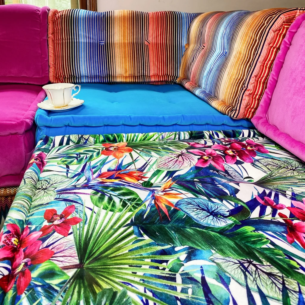French Daybed Sofa: Marisa