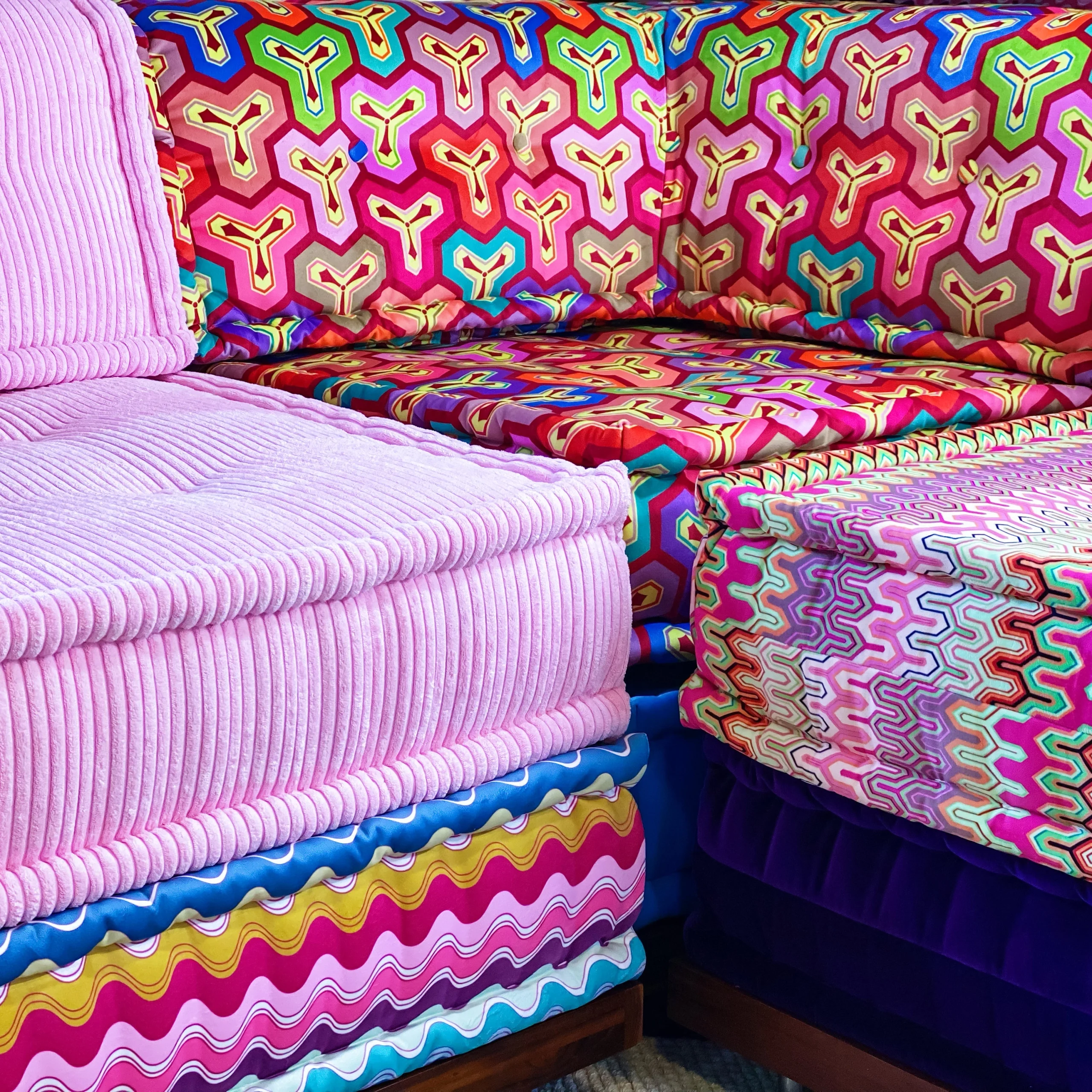 French Daybed Sofa: Nikki