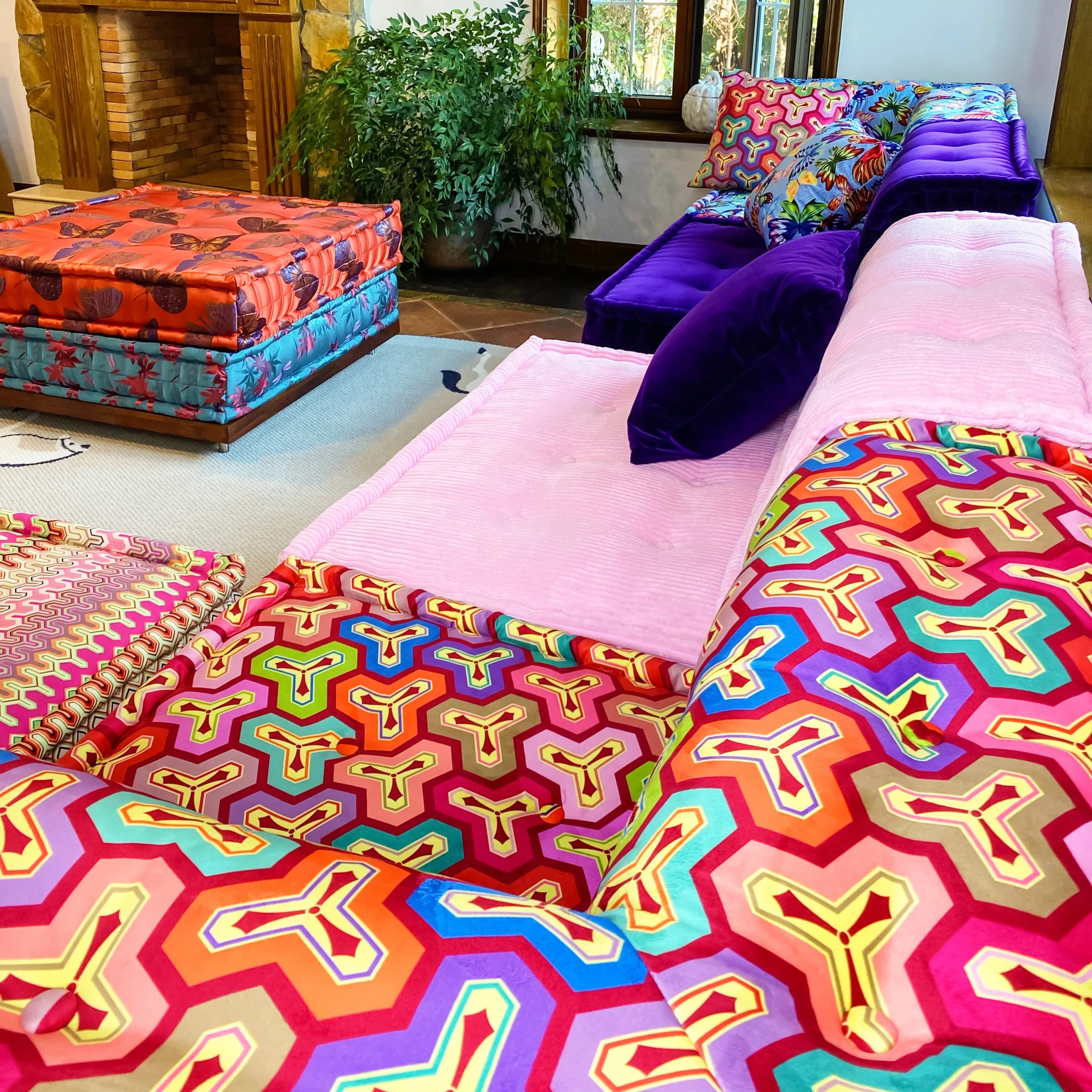 French Daybed Sofa: Nikki