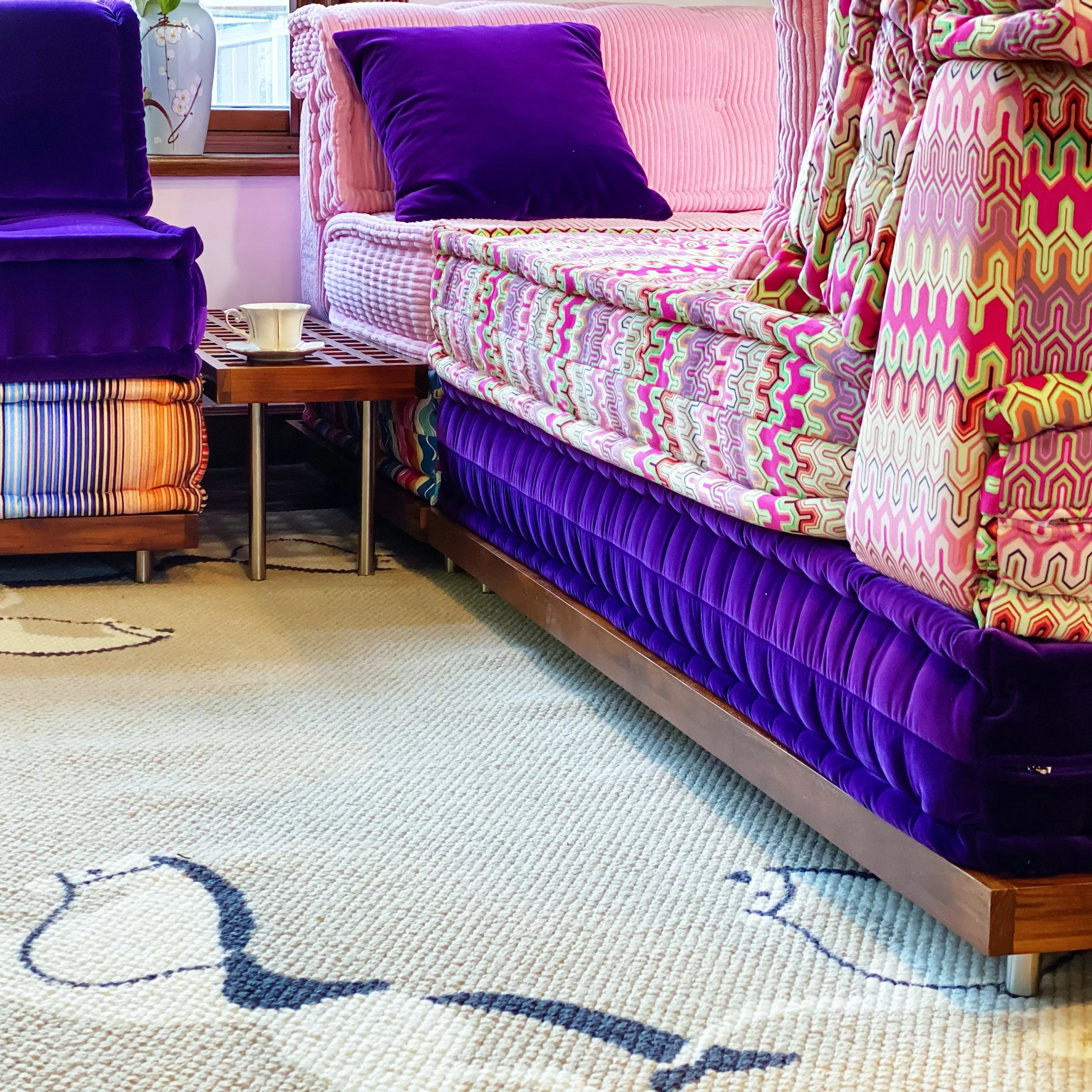 French Daybed Sofa: Nikki