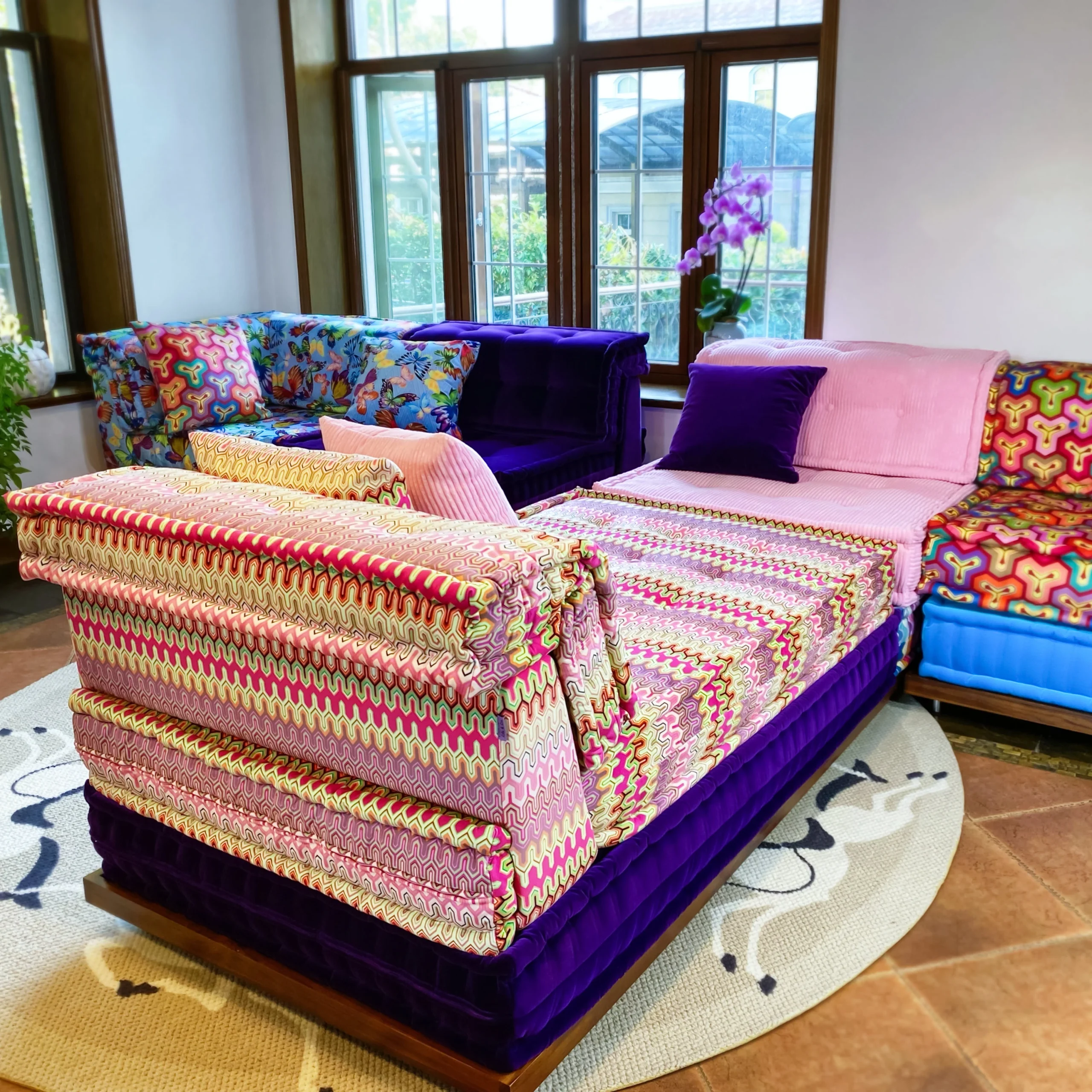 French Daybed Sofa: Nikki