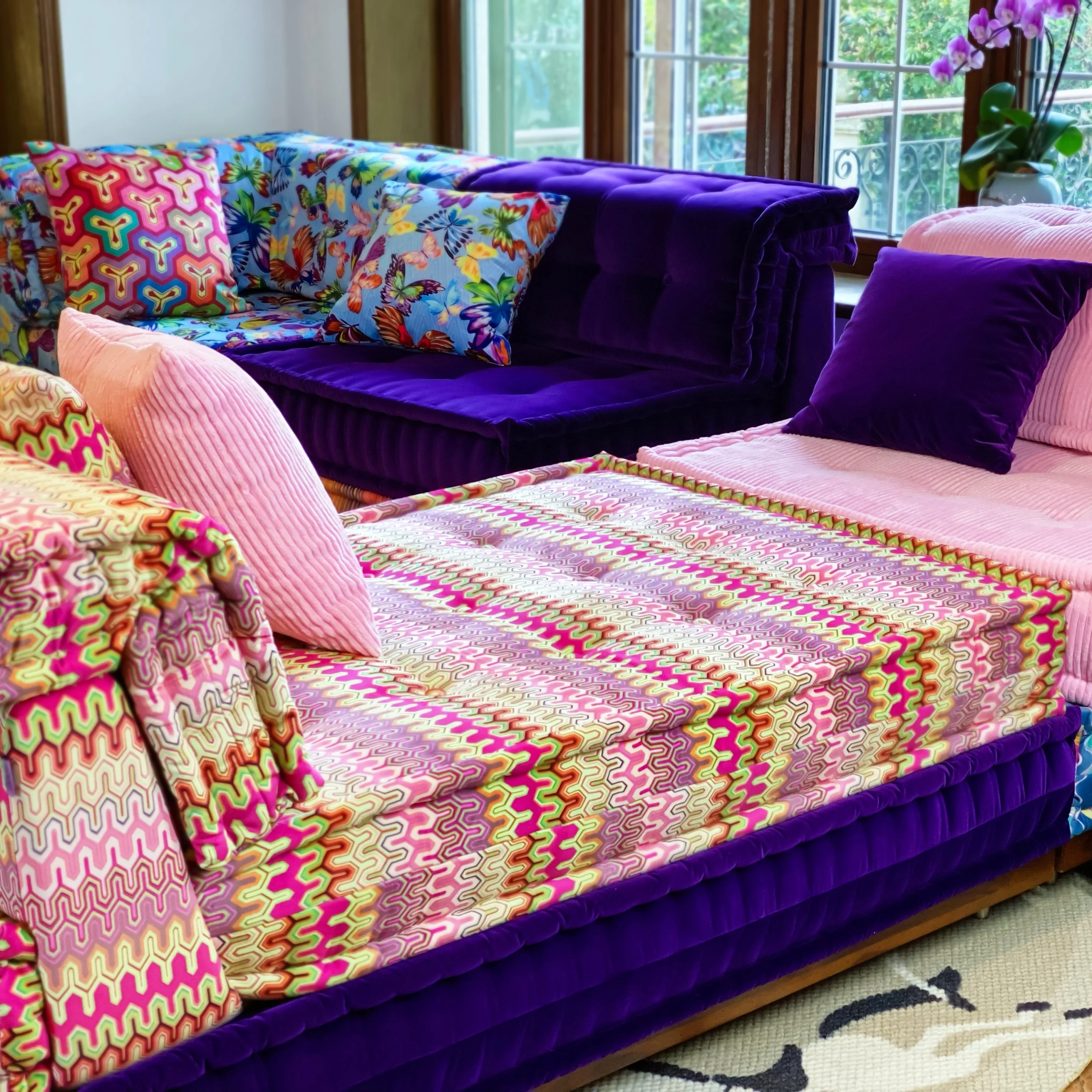 French Daybed Sofa: Nikki