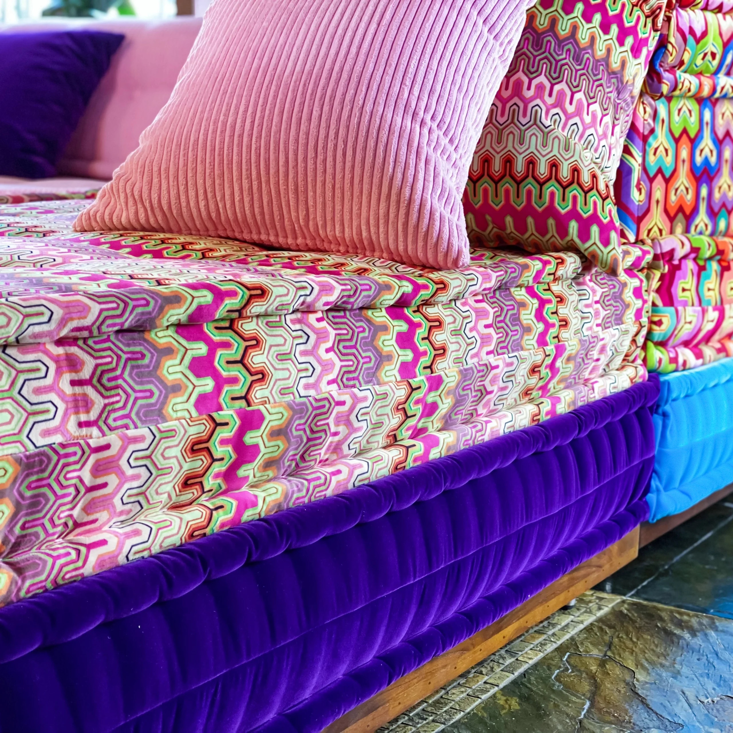 French Daybed Sofa: Nikki