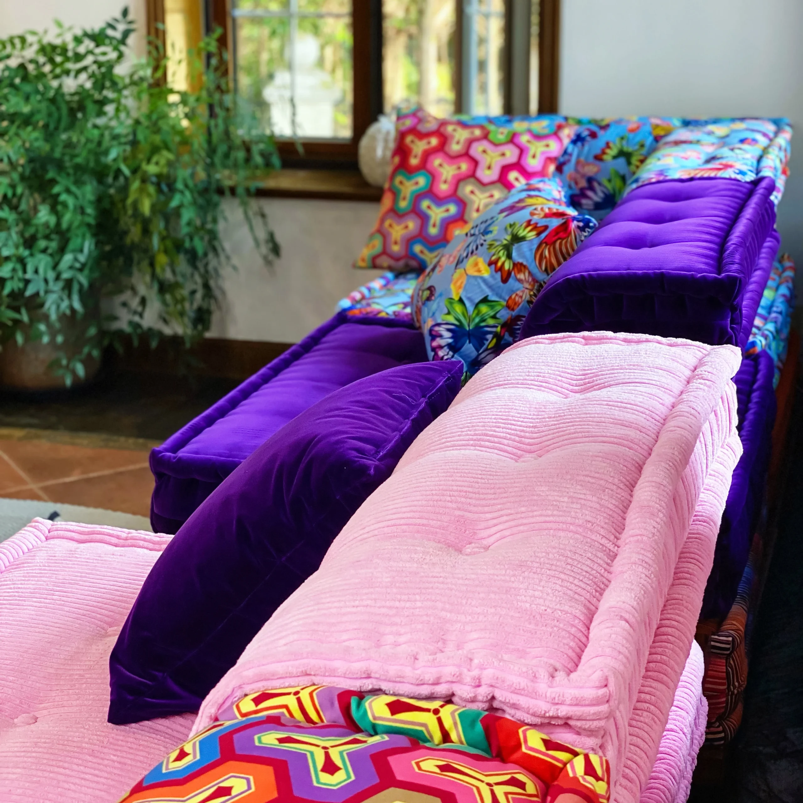 French Daybed Sofa: Nikki