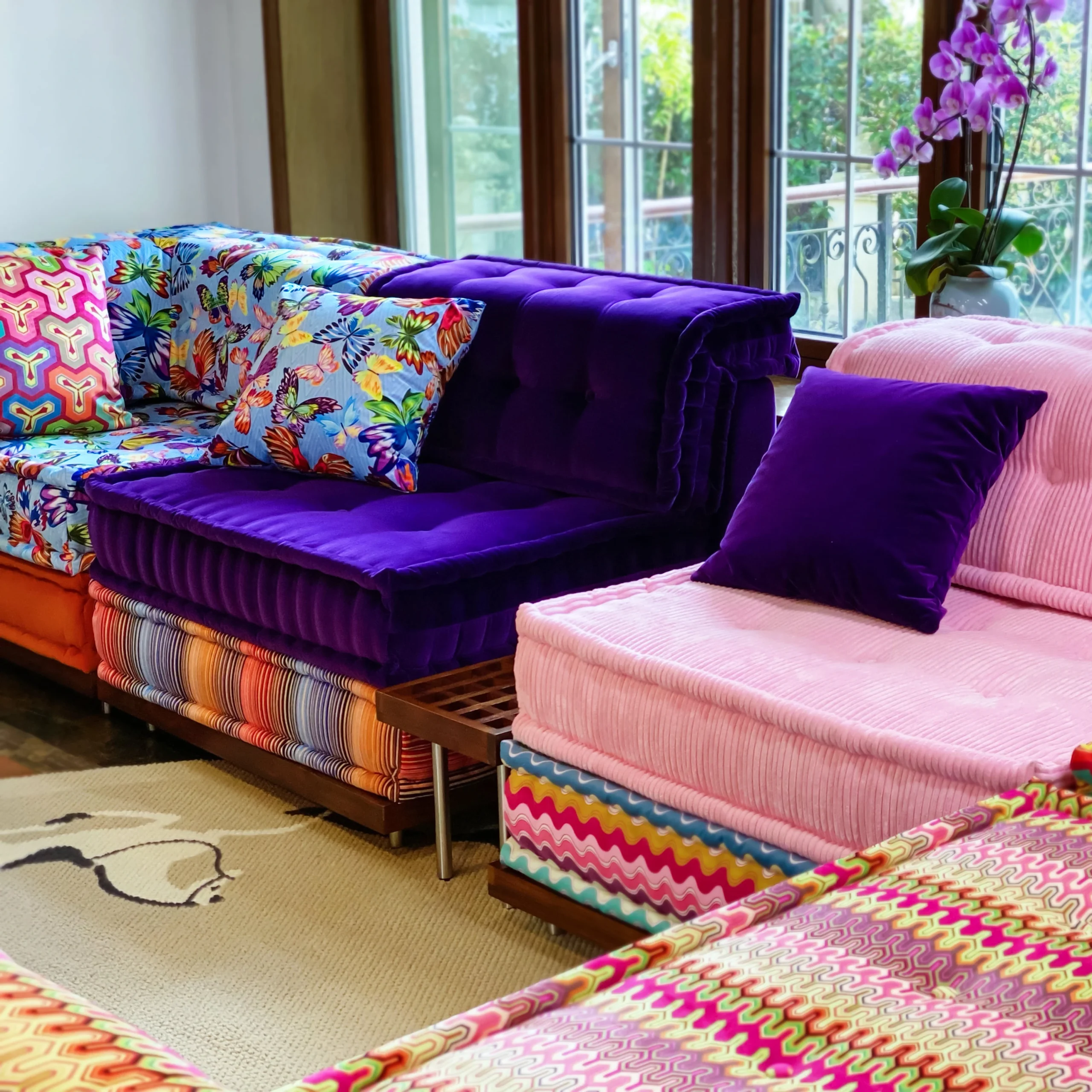 French Daybed Sofa: Nikki