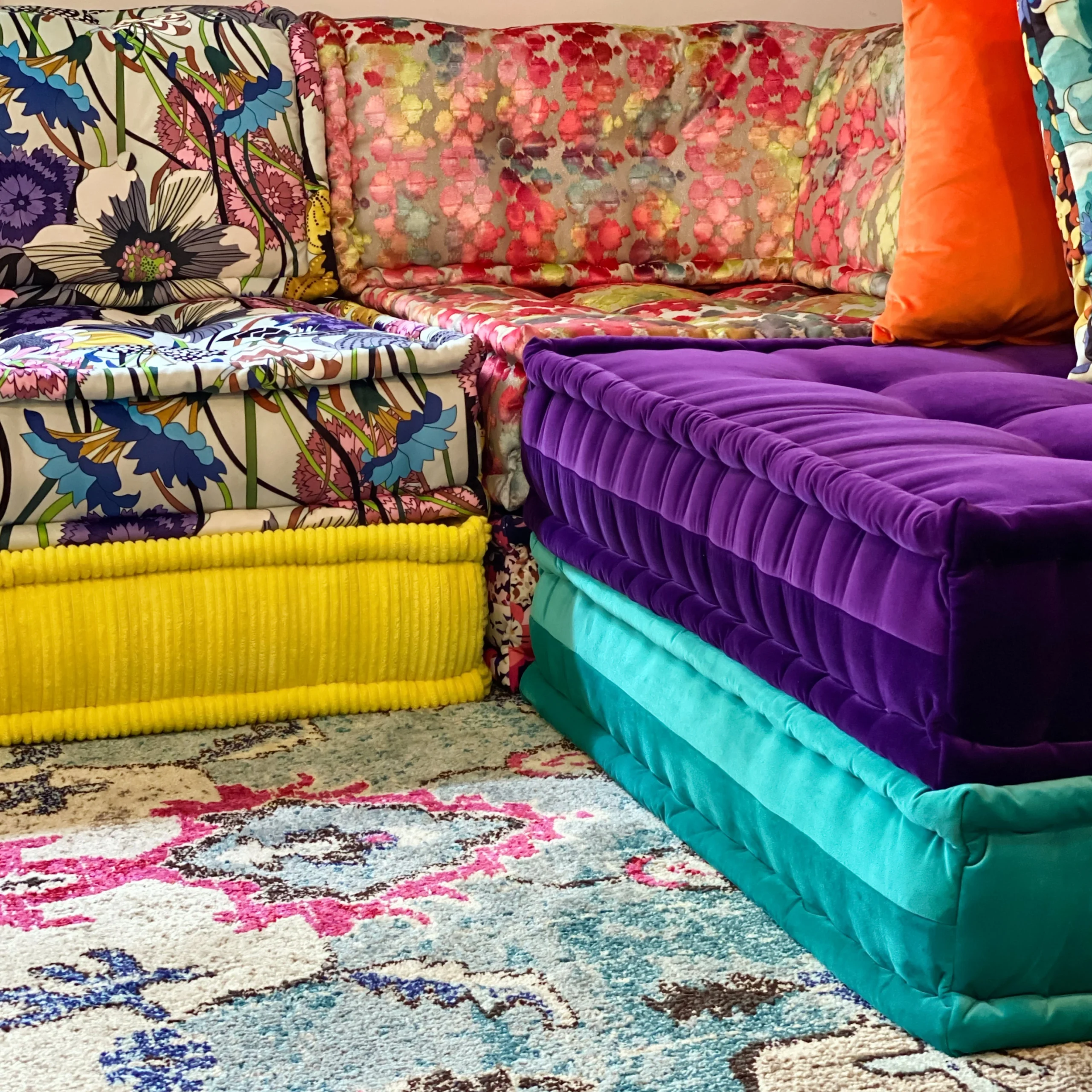 French Daybed Sofa: Nissa