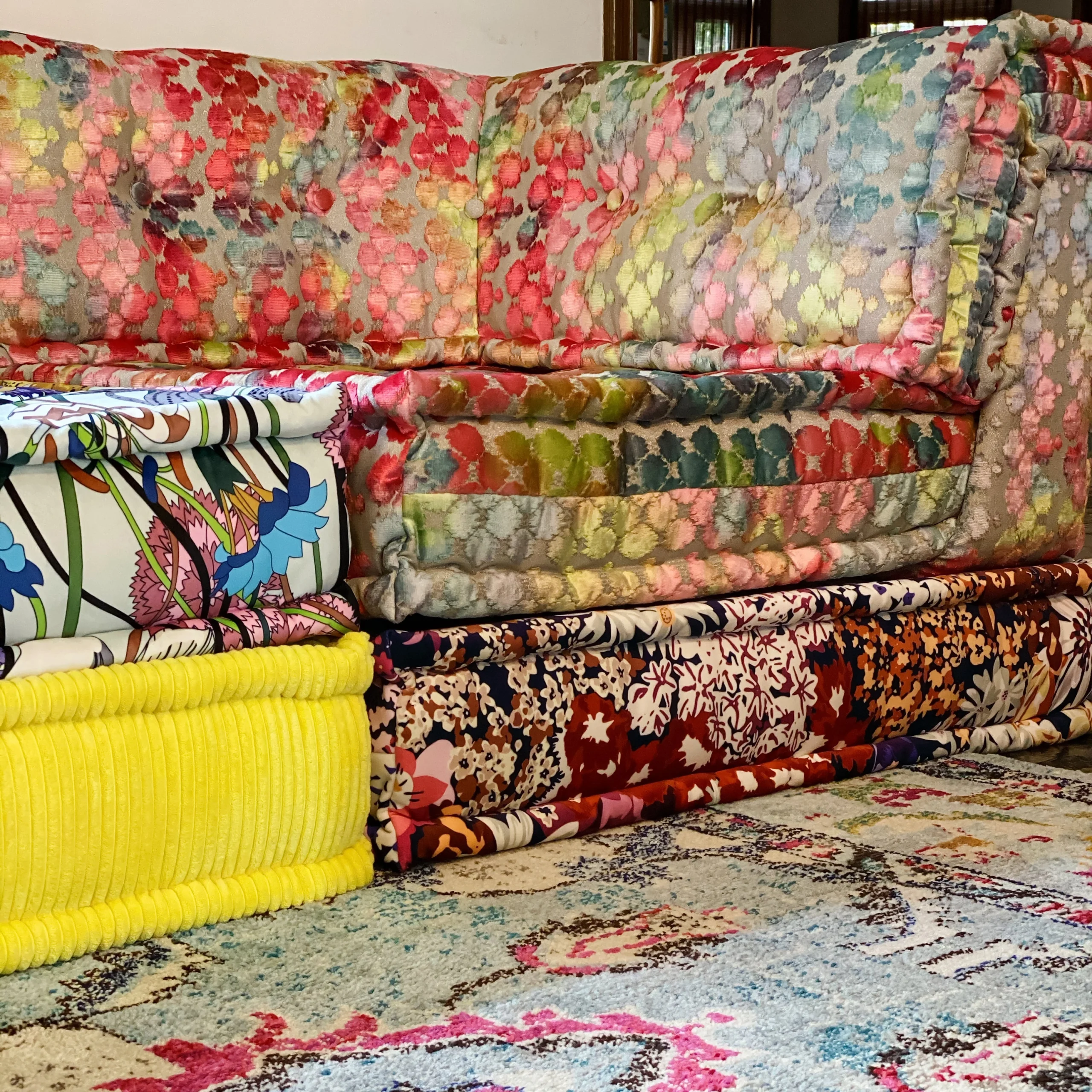 French Daybed Sofa: Nissa