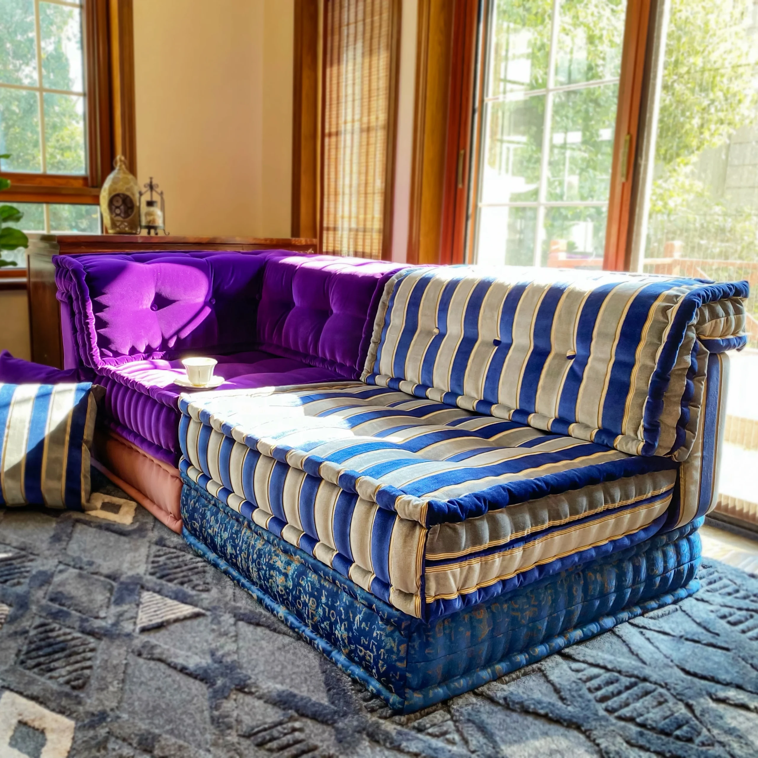 French Daybed Sofa: Victoria