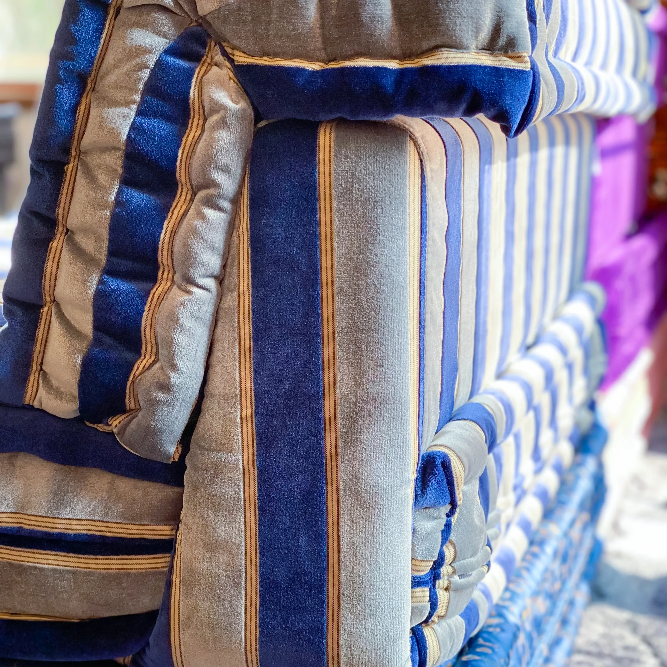 French Daybed Sofa: Victoria