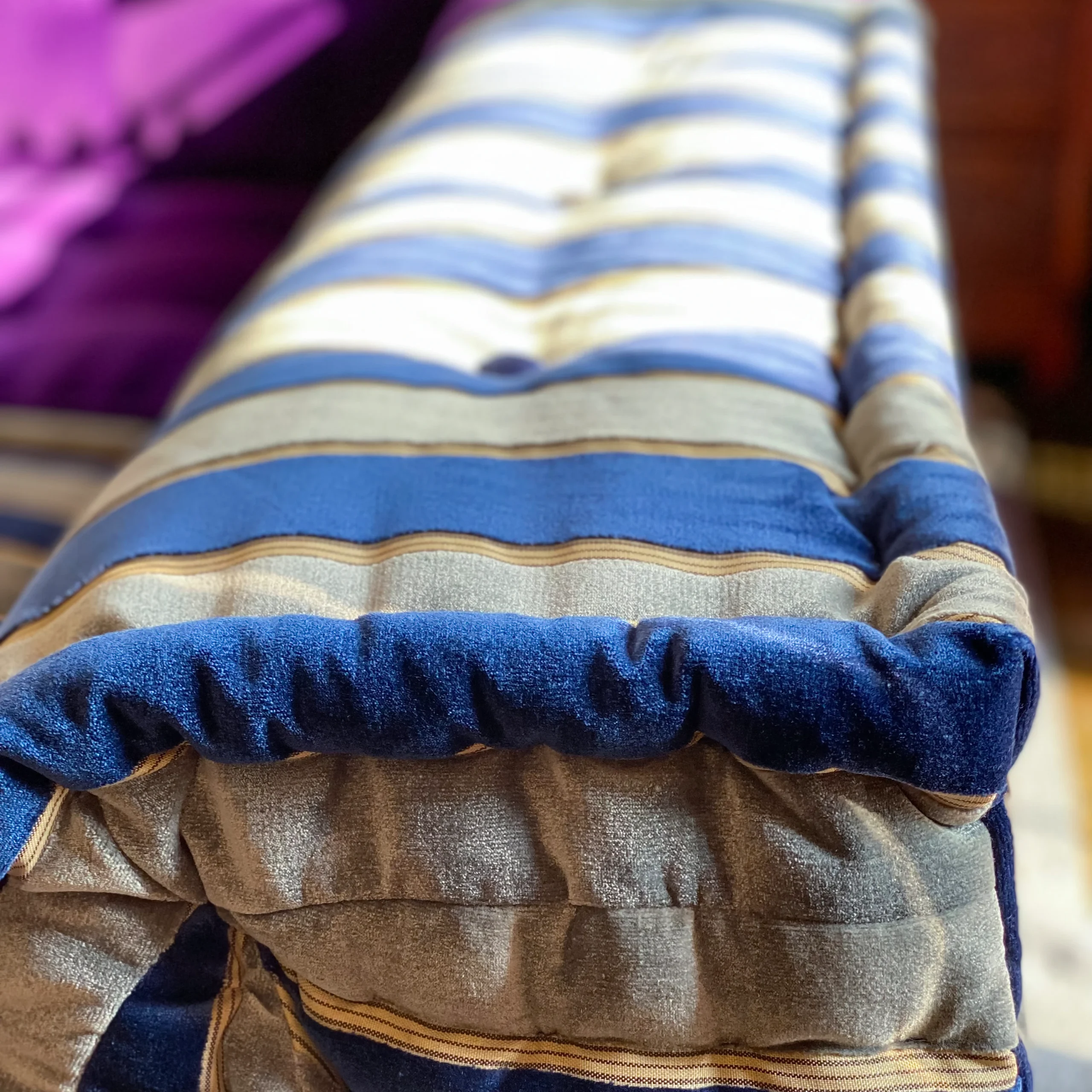 French Daybed Sofa: Victoria