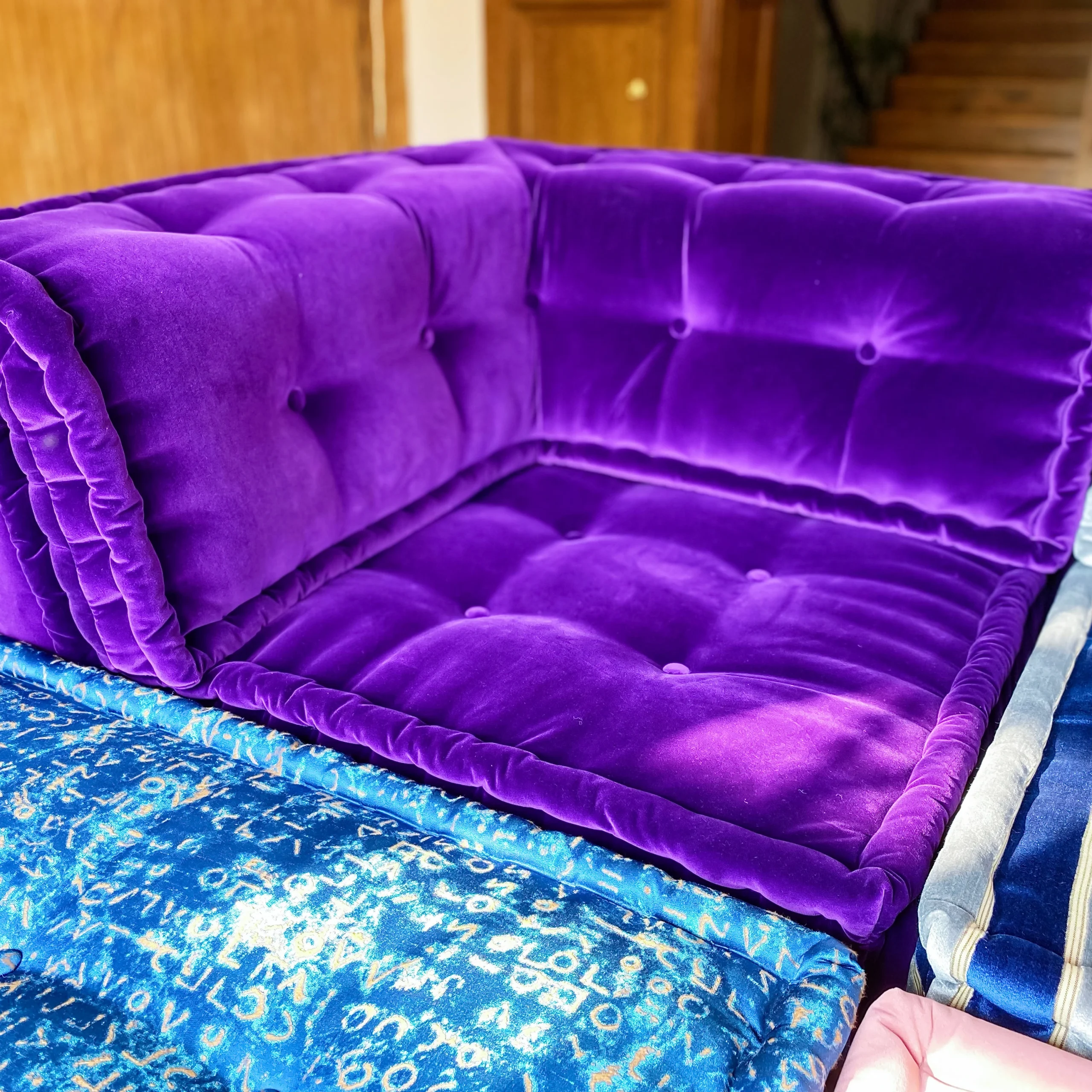 French Daybed Sofa: Victoria