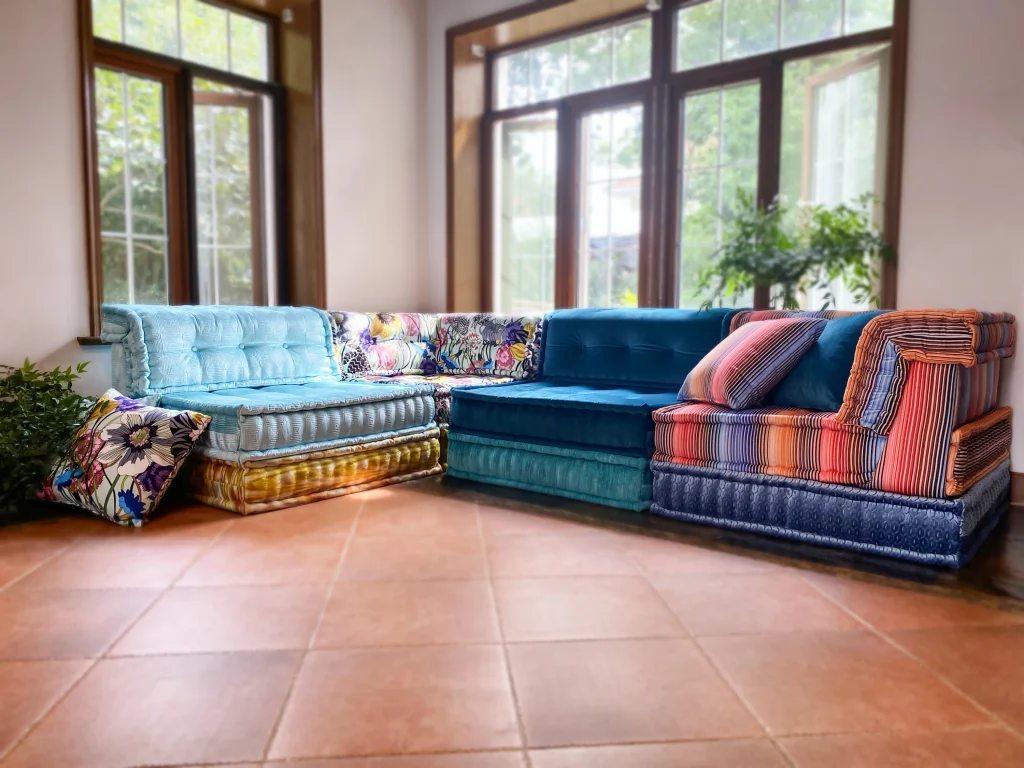 French Daybed Sofa: Yumi