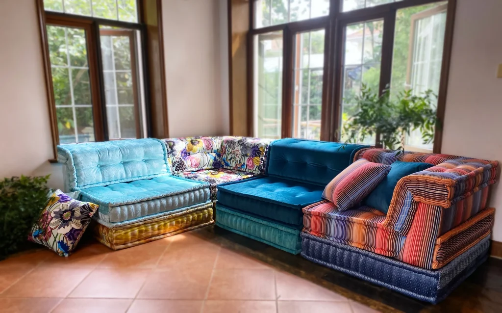 French Daybed Sofa: Yumi