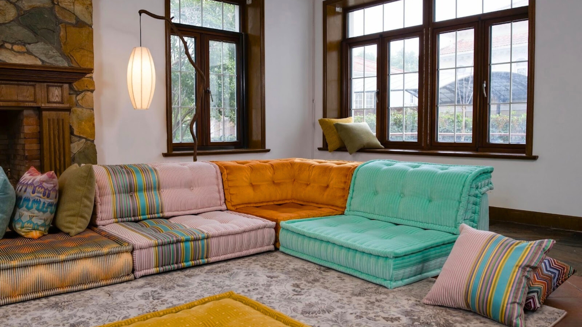 How to Arrange a Sectional Sofa in a Living Room