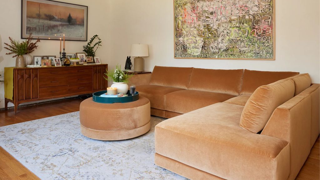 Benchmade Modern's Eva Small Sectional with a bumper in brown.